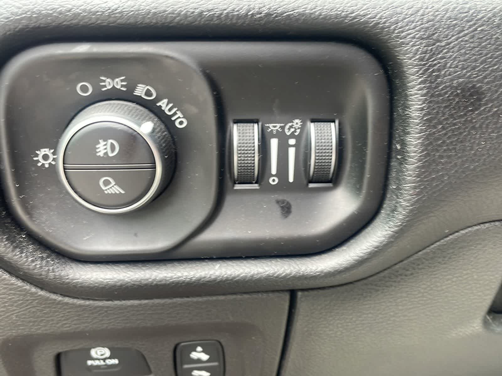 Thumbnail: 2019 RAM 1500 - 13