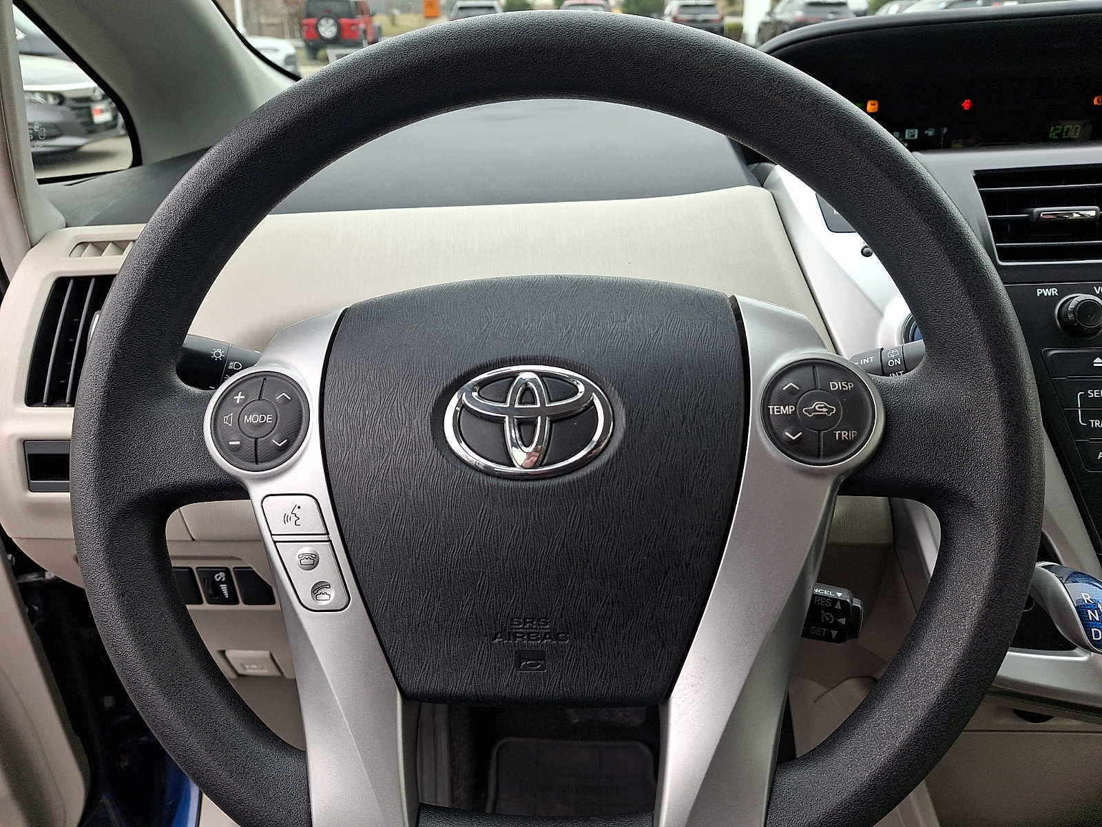 Thumbnail: 2012 Toyota Prius v - 20