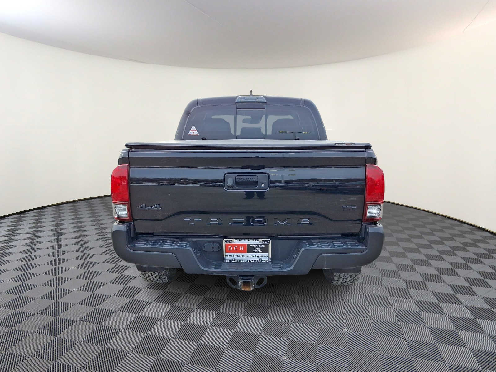 Thumbnail: 2019 Toyota Tacoma - 7