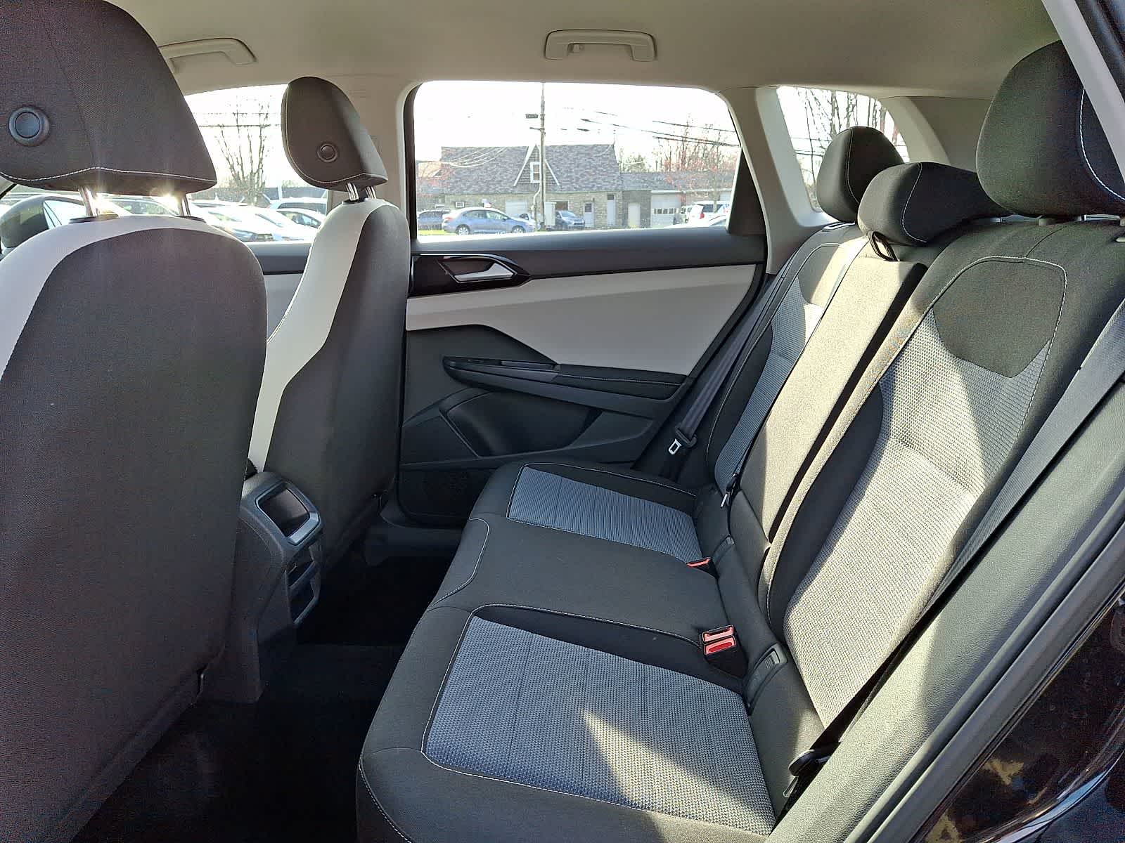 Thumbnail: 2025 Volkswagen Taos - 10