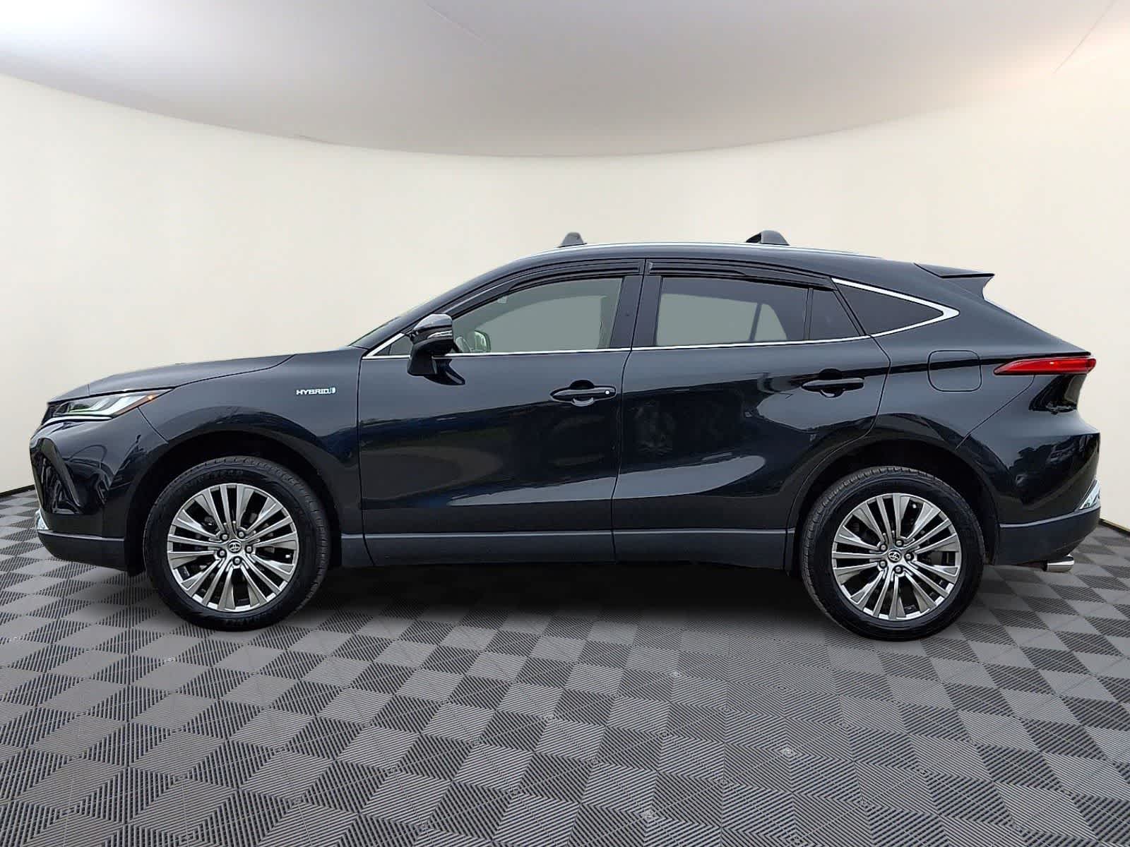 Thumbnail: 2021 Toyota Venza - 10