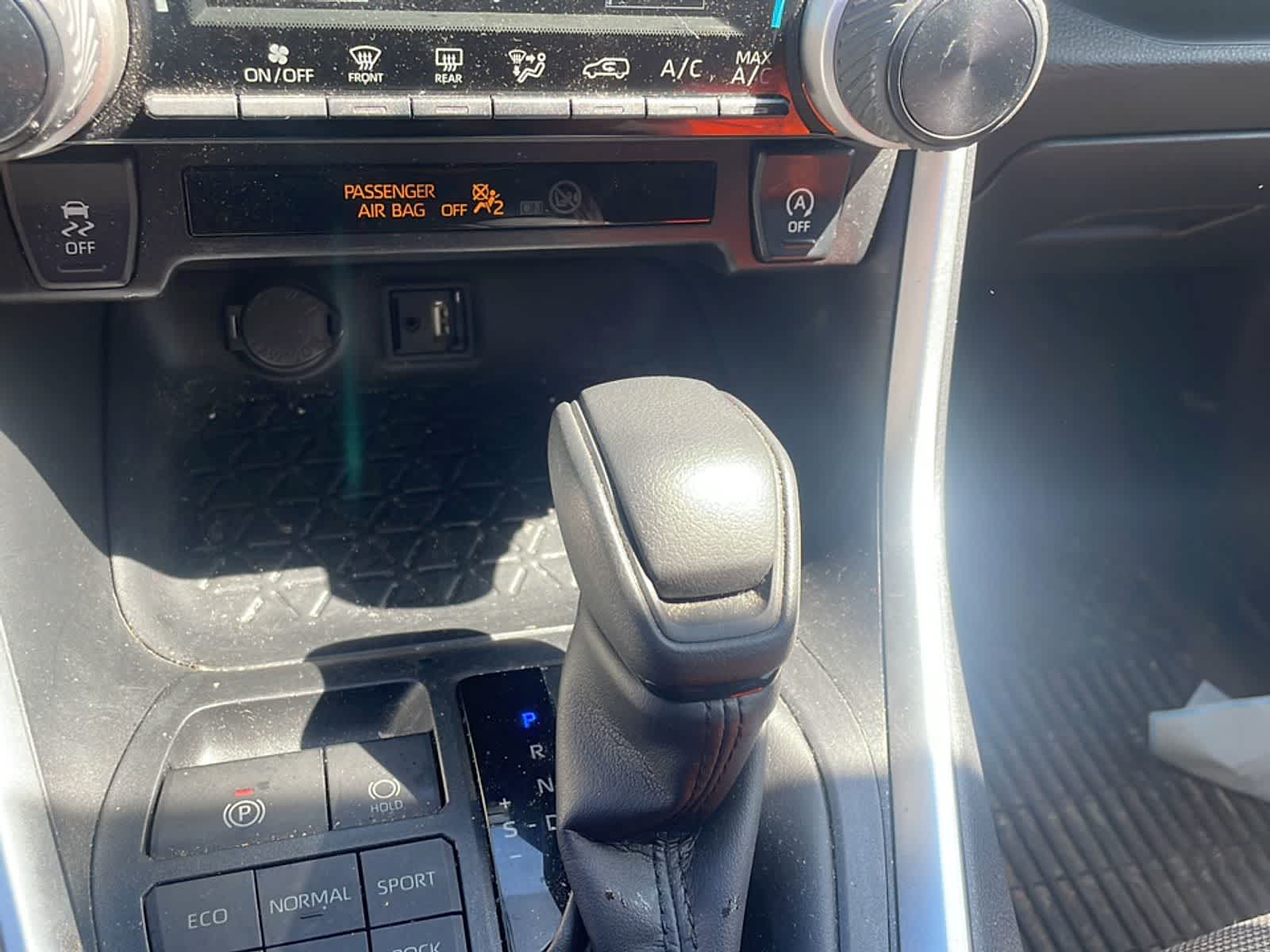 Thumbnail: 2019 Toyota RAV4 - 22