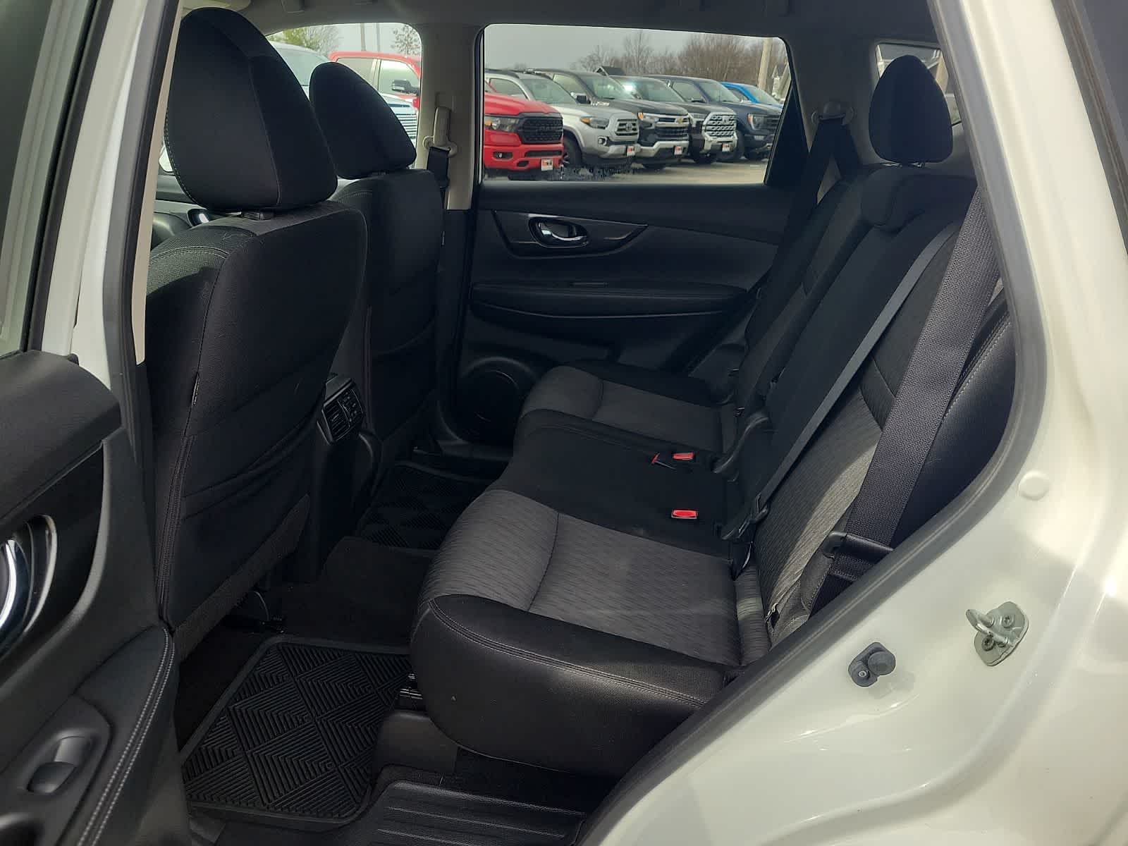 Thumbnail: 2017 Nissan Rogue - 11