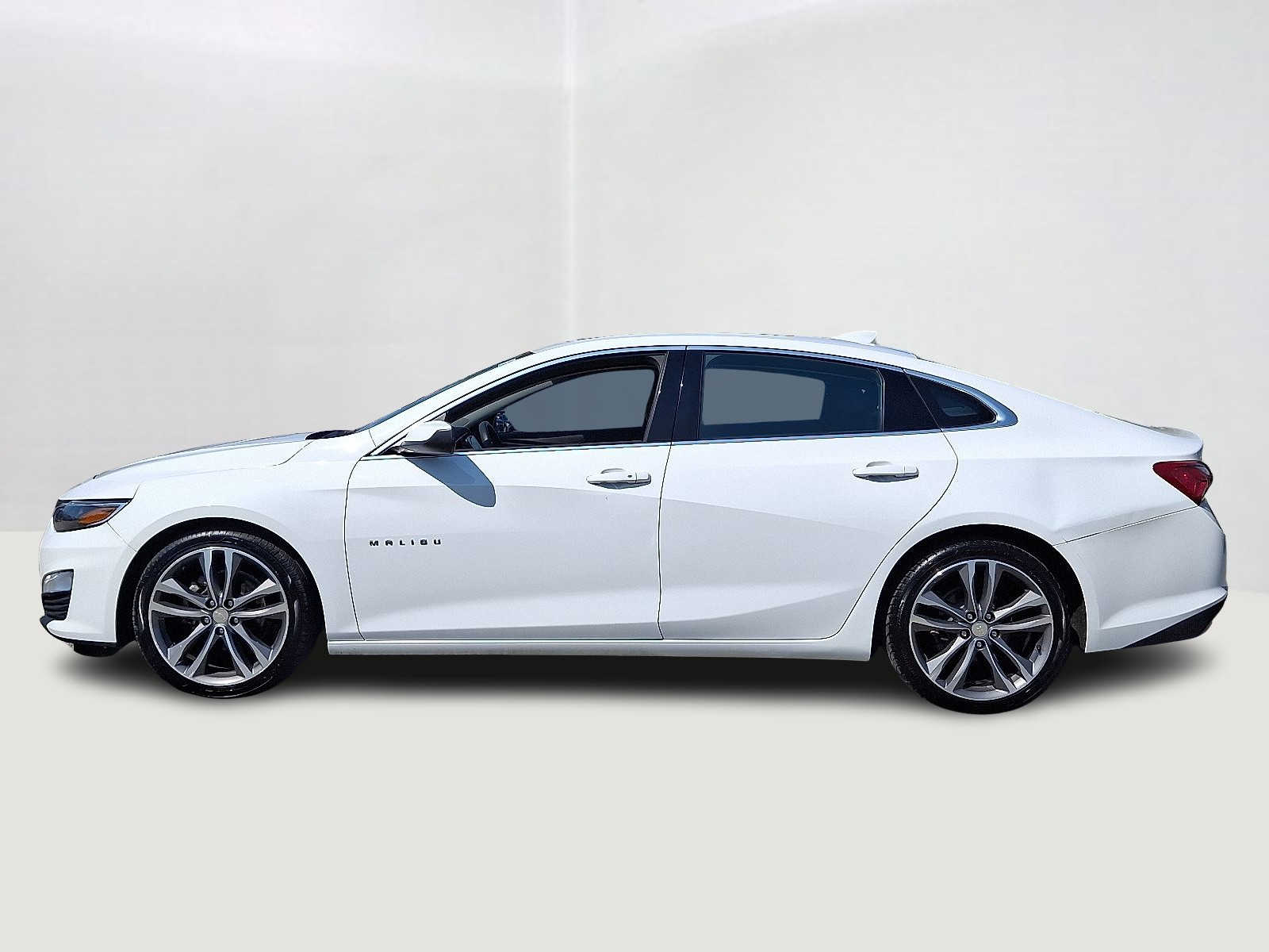 Thumbnail: 2021 Chevrolet Malibu - 8