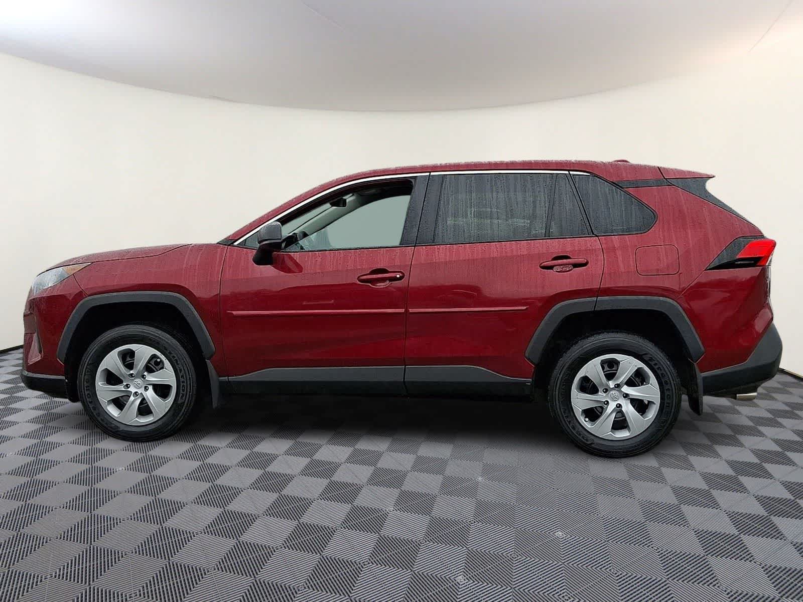 Thumbnail: 2022 Toyota RAV4 - 10