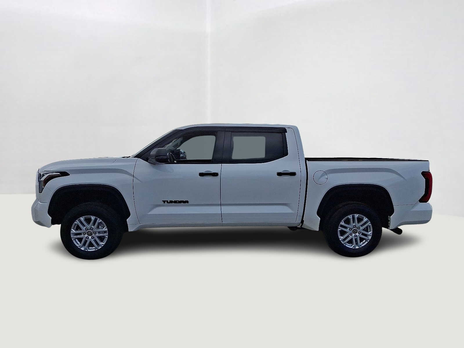 Thumbnail: 2022 Toyota Tundra - 9