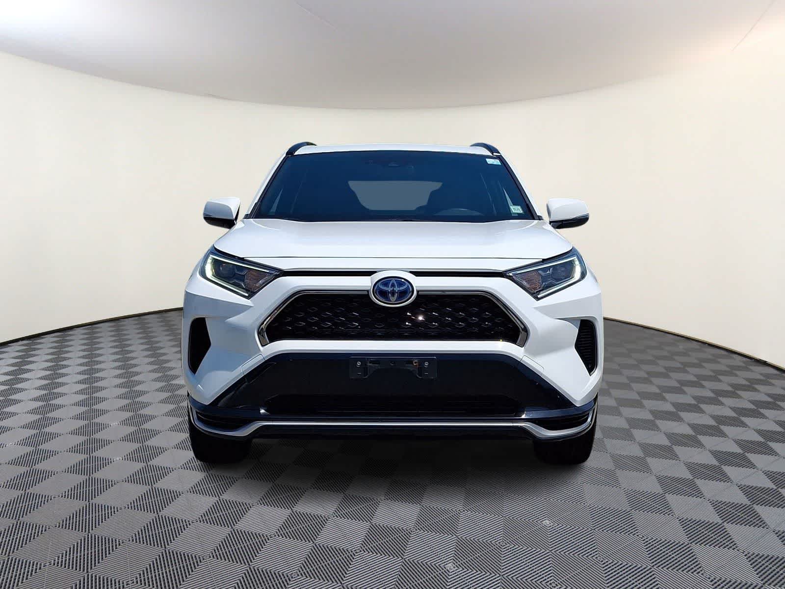 Thumbnail: 2021 Toyota RAV4 - 3