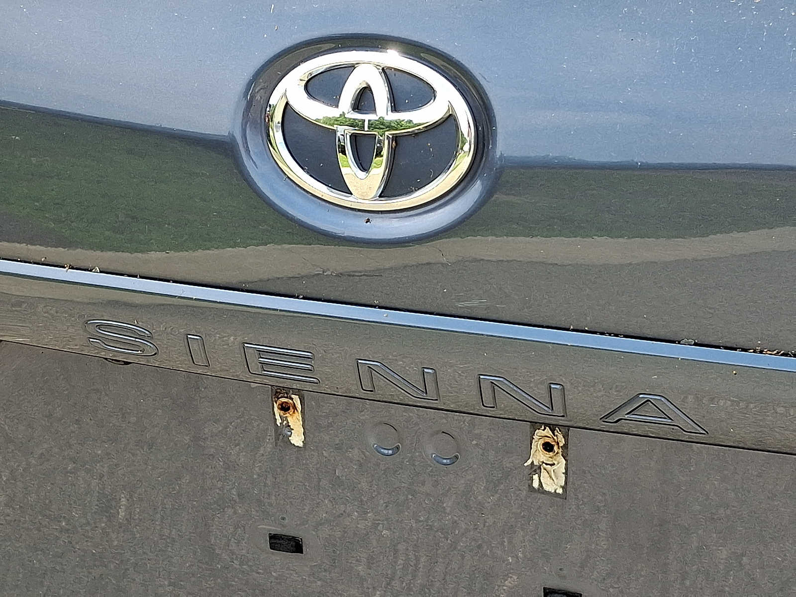 Thumbnail: 2016 Toyota Sienna - 24