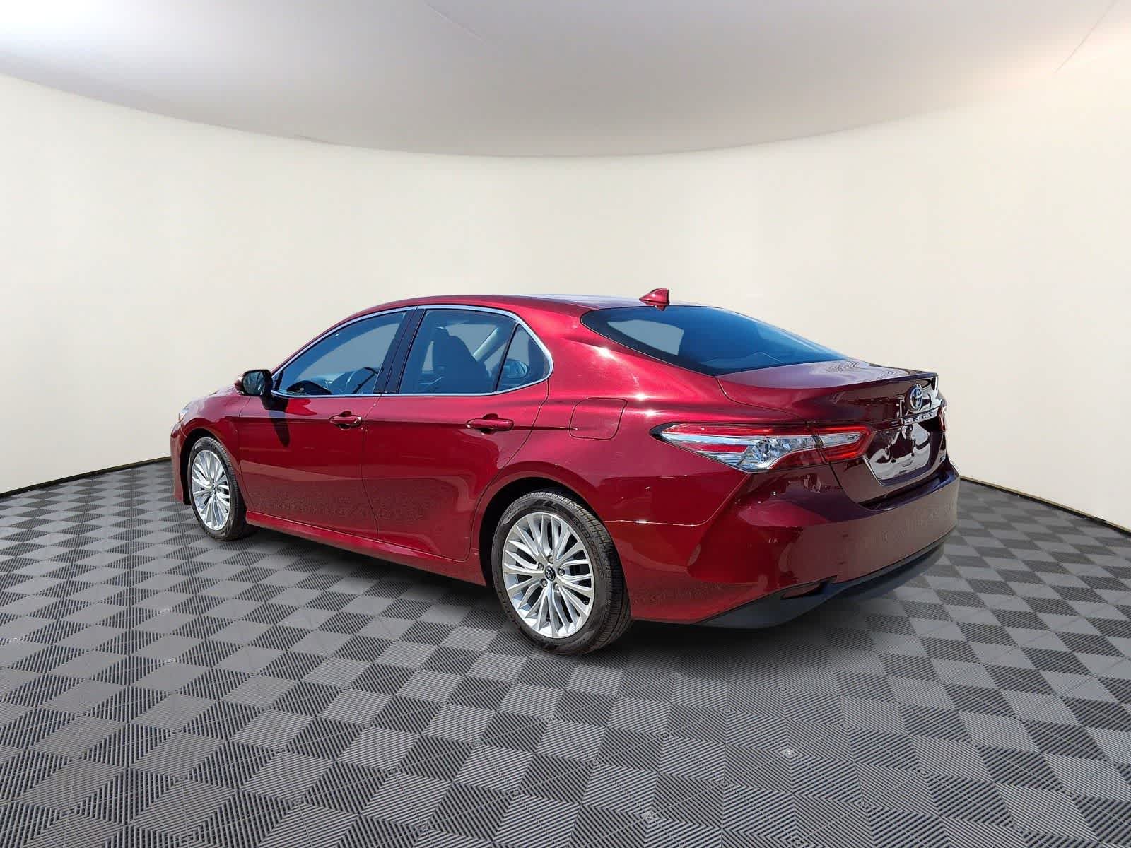 Thumbnail: 2020 Toyota Camry - 9