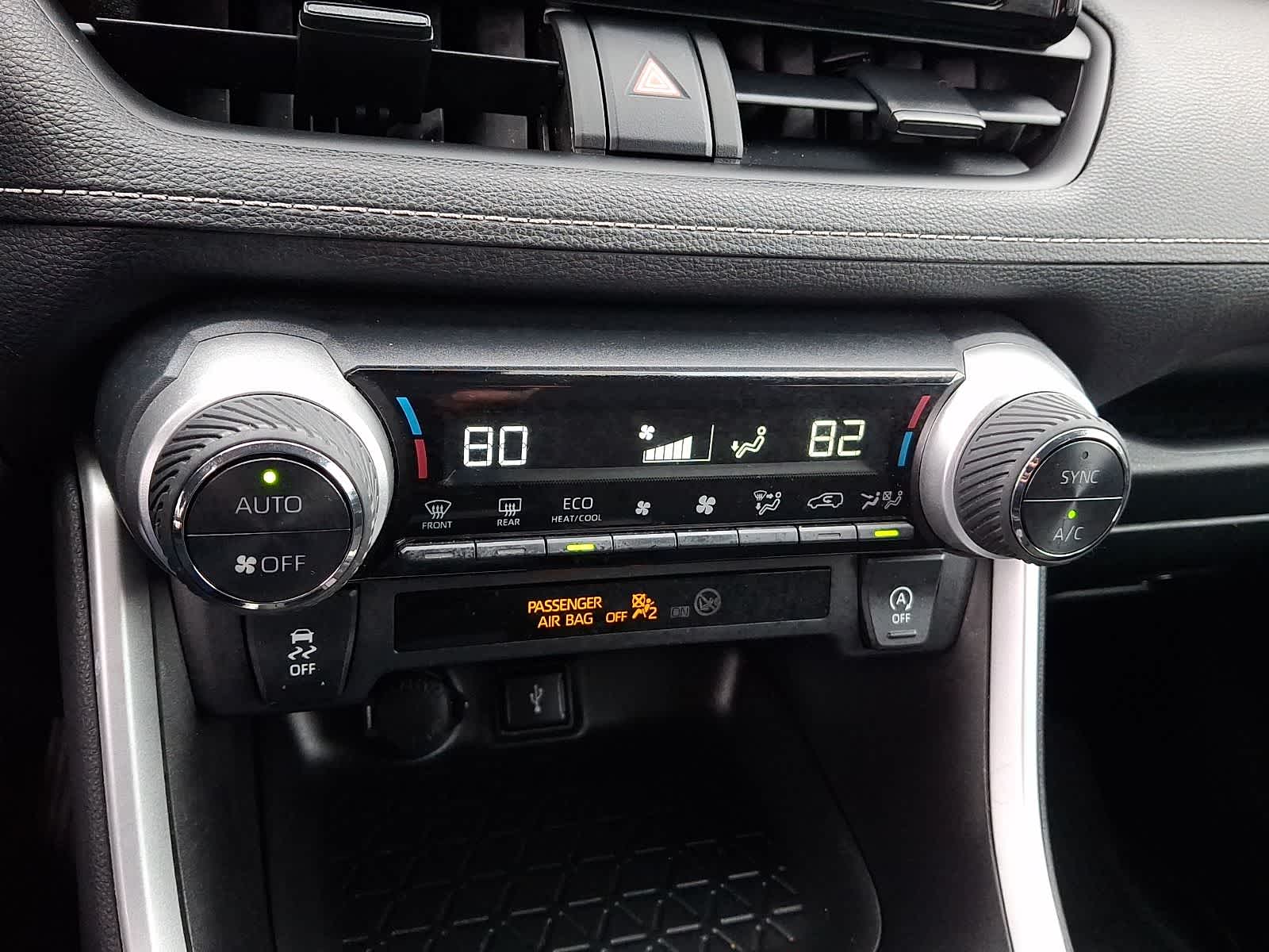 Thumbnail: 2022 Toyota RAV4 - 18