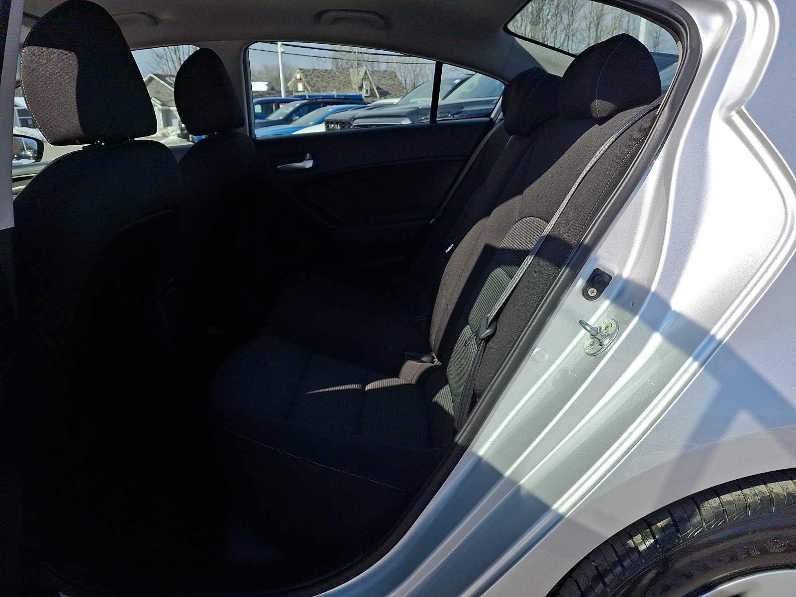 Thumbnail: 2017 Kia Forte - 11