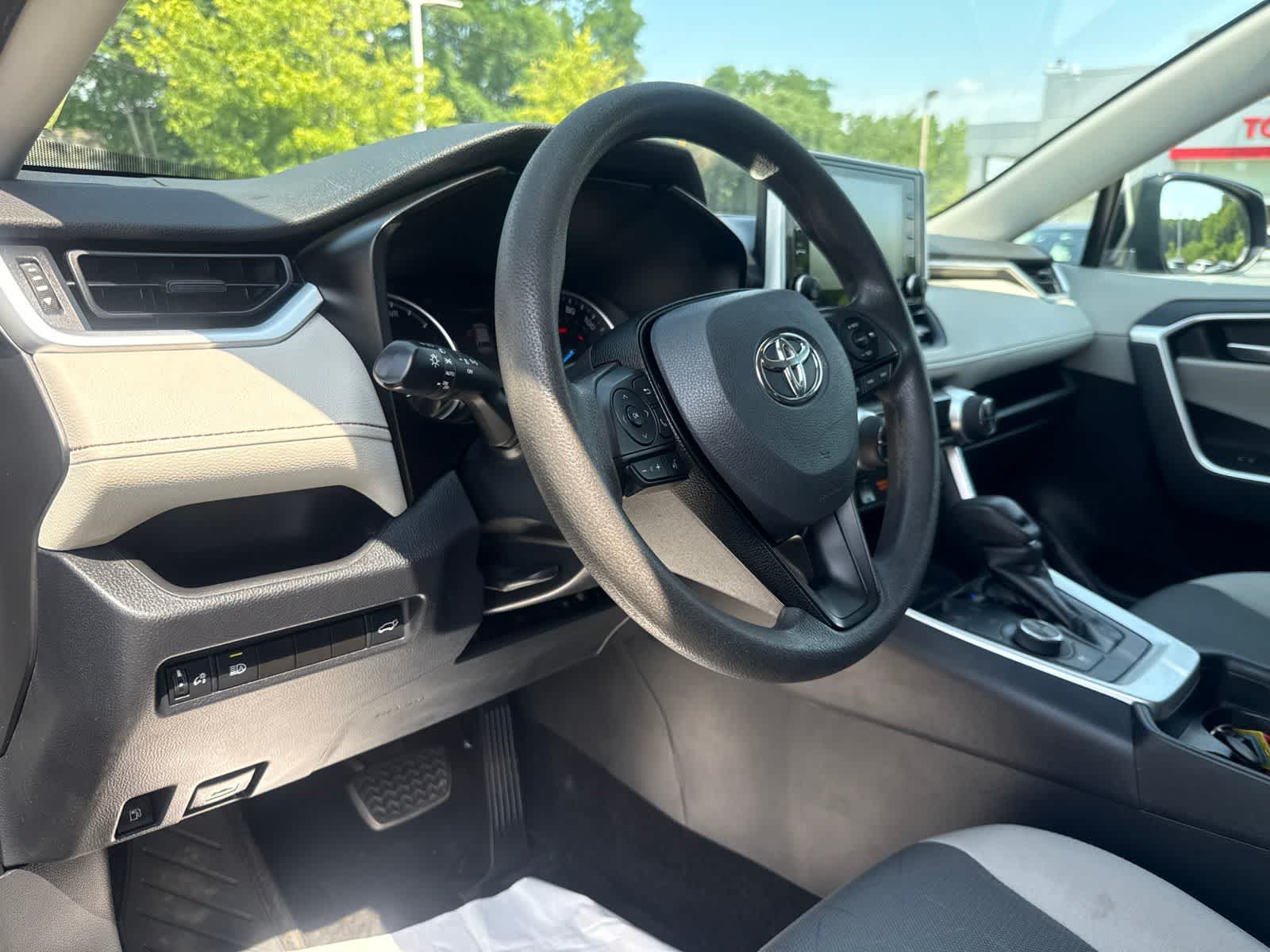 Thumbnail: 2019 Toyota RAV4 - 13