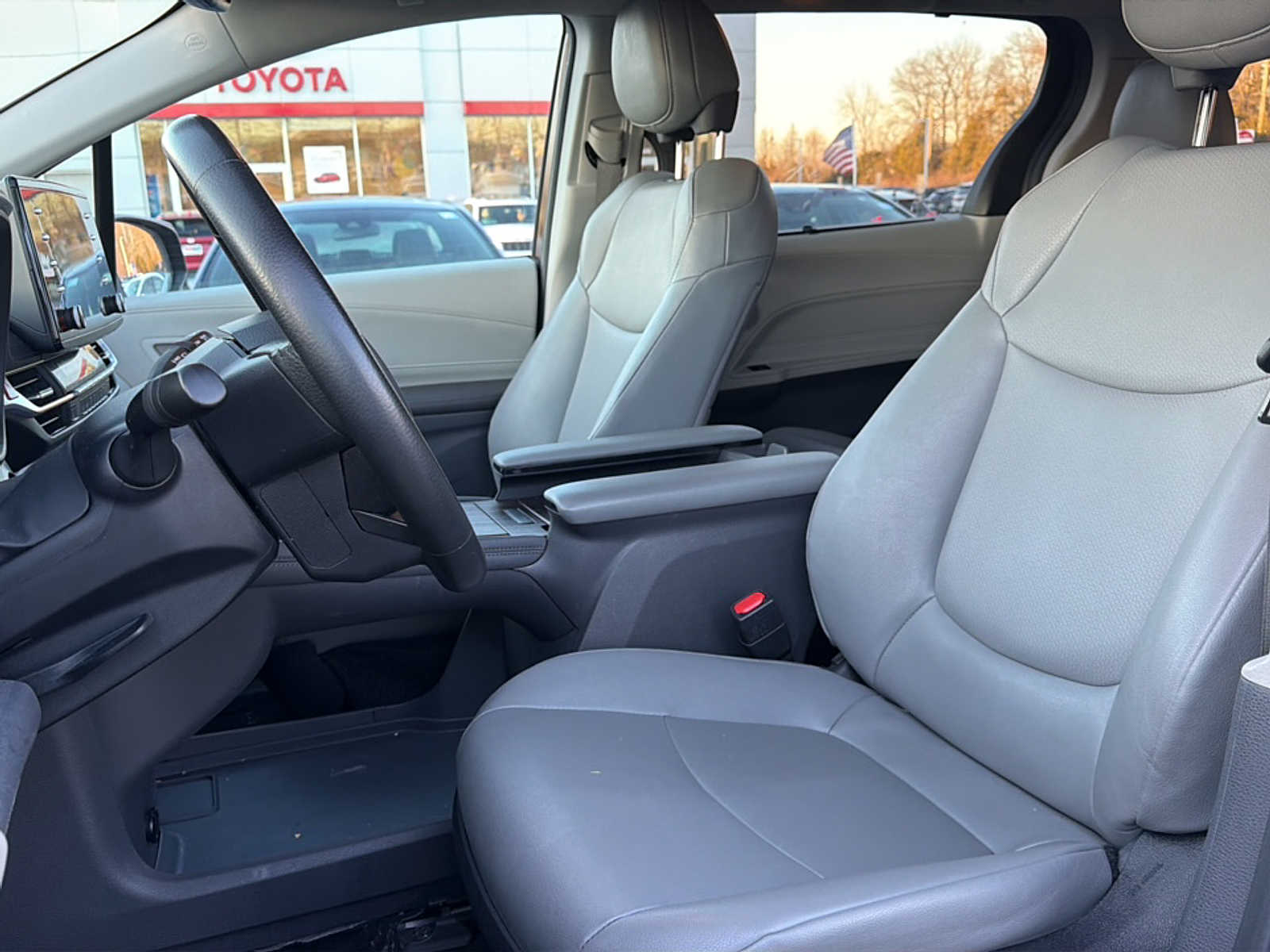 Thumbnail: 2024 Toyota Sienna - 12