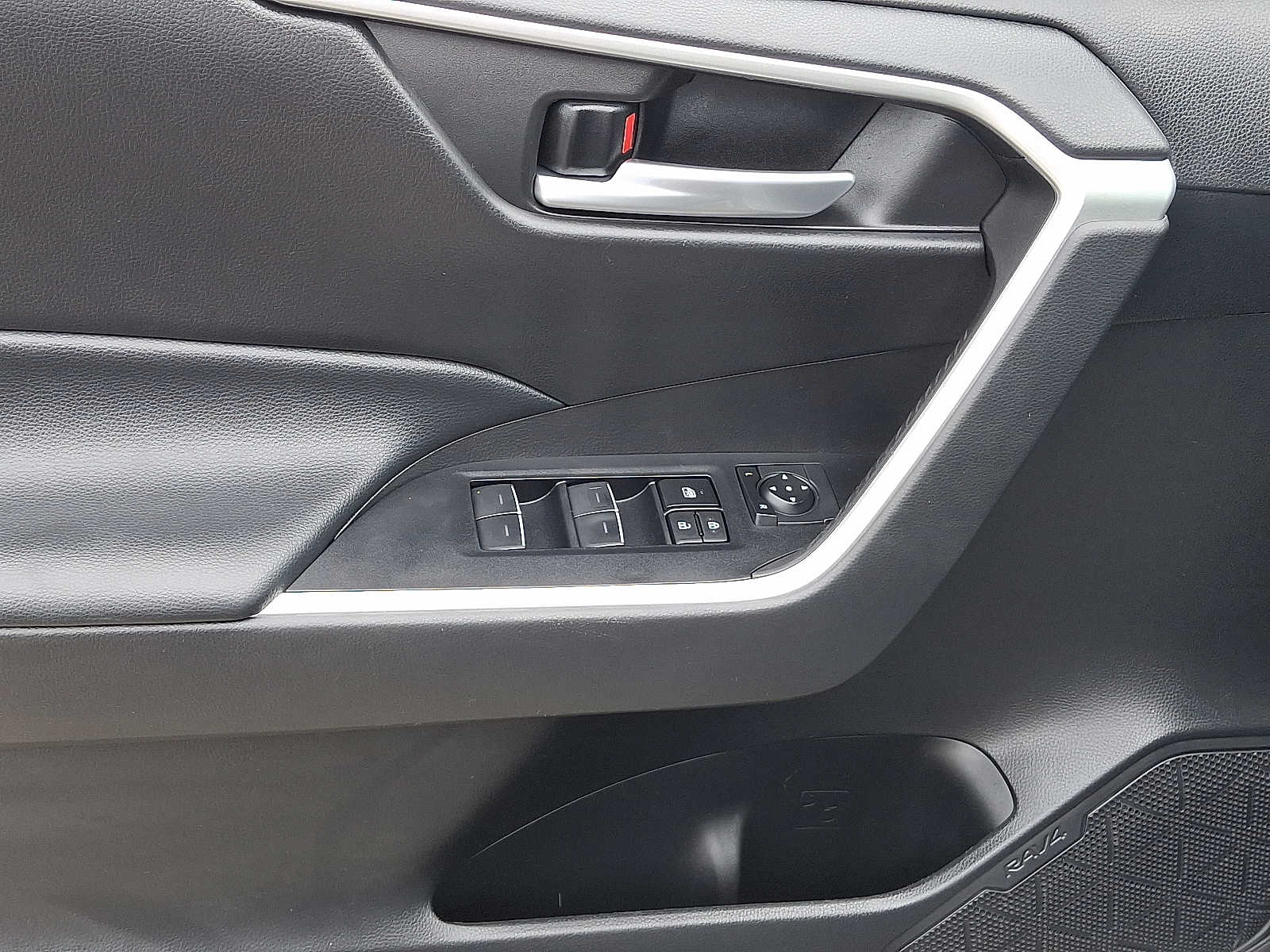 Thumbnail: 2023 Toyota RAV4 - 13