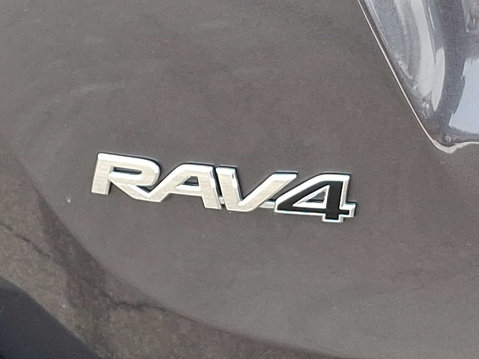 Thumbnail: 2015 Toyota RAV4 - 31