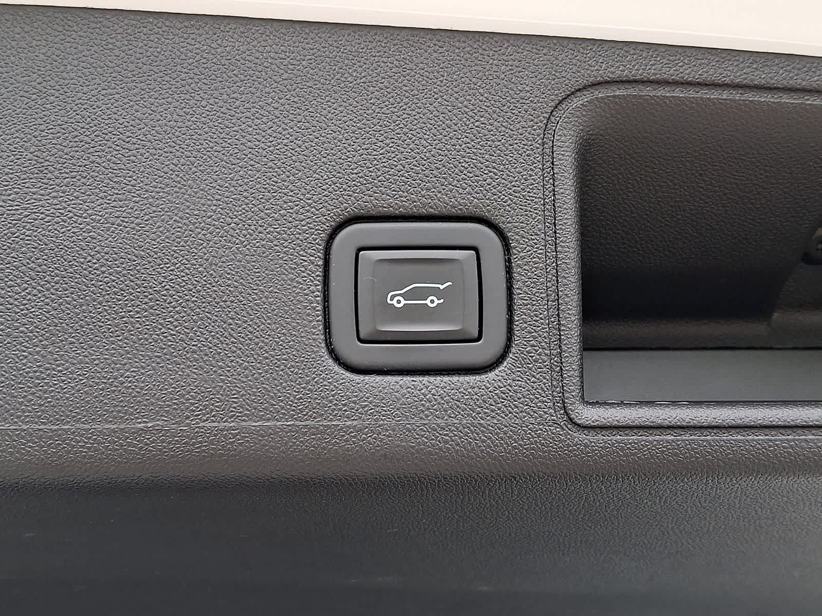 Thumbnail: 2024 GMC Terrain - 32