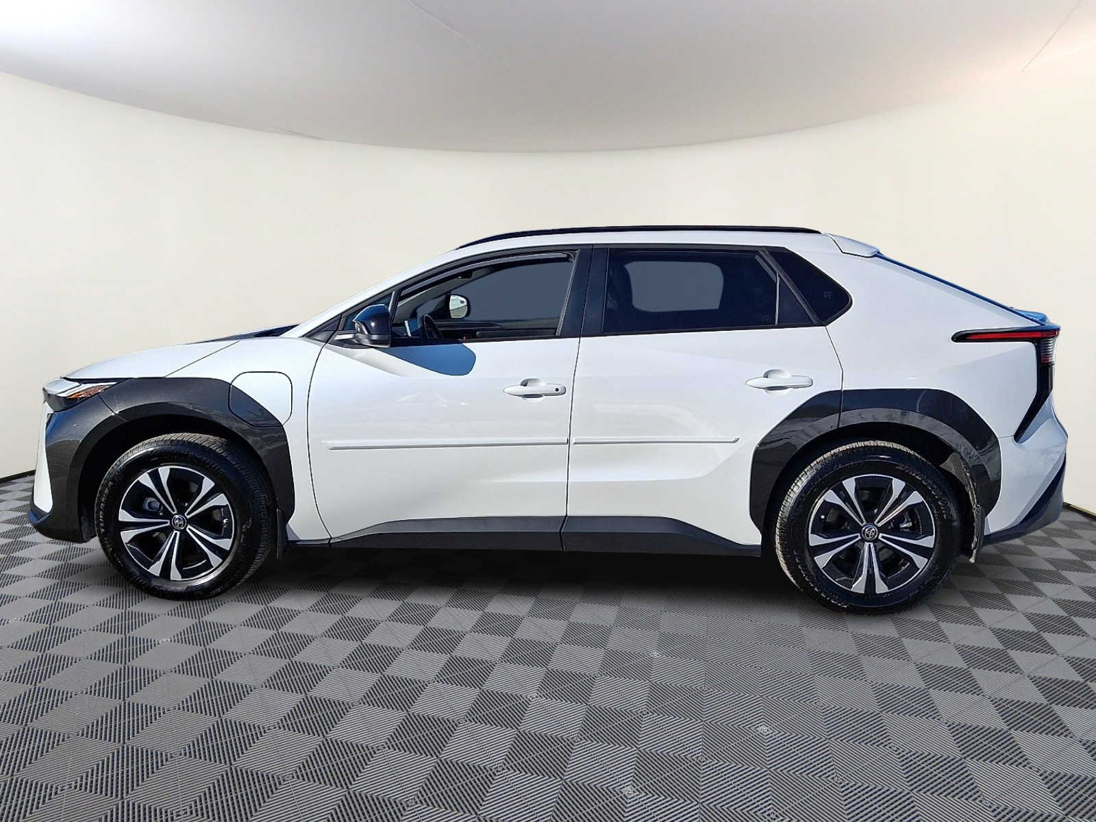 Thumbnail: 2025 Toyota bZ4X - 10