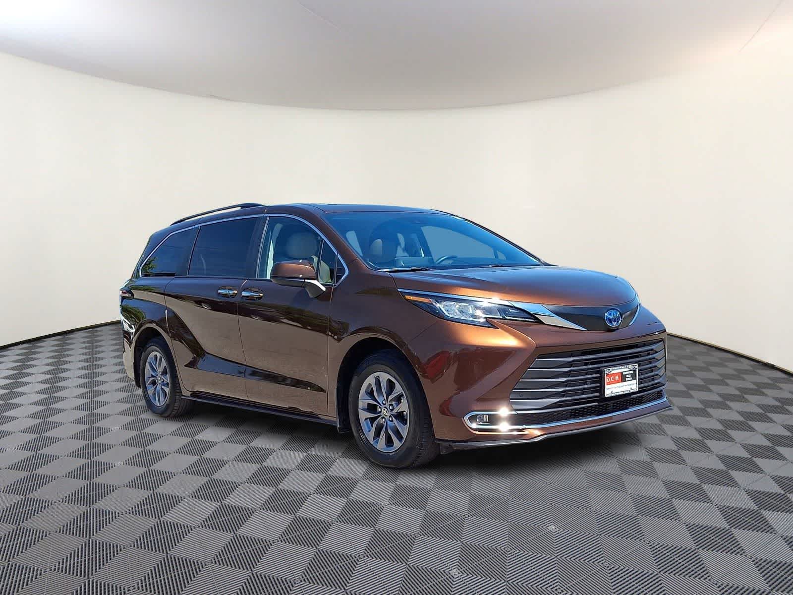 Thumbnail: 2023 Toyota Sienna - 5