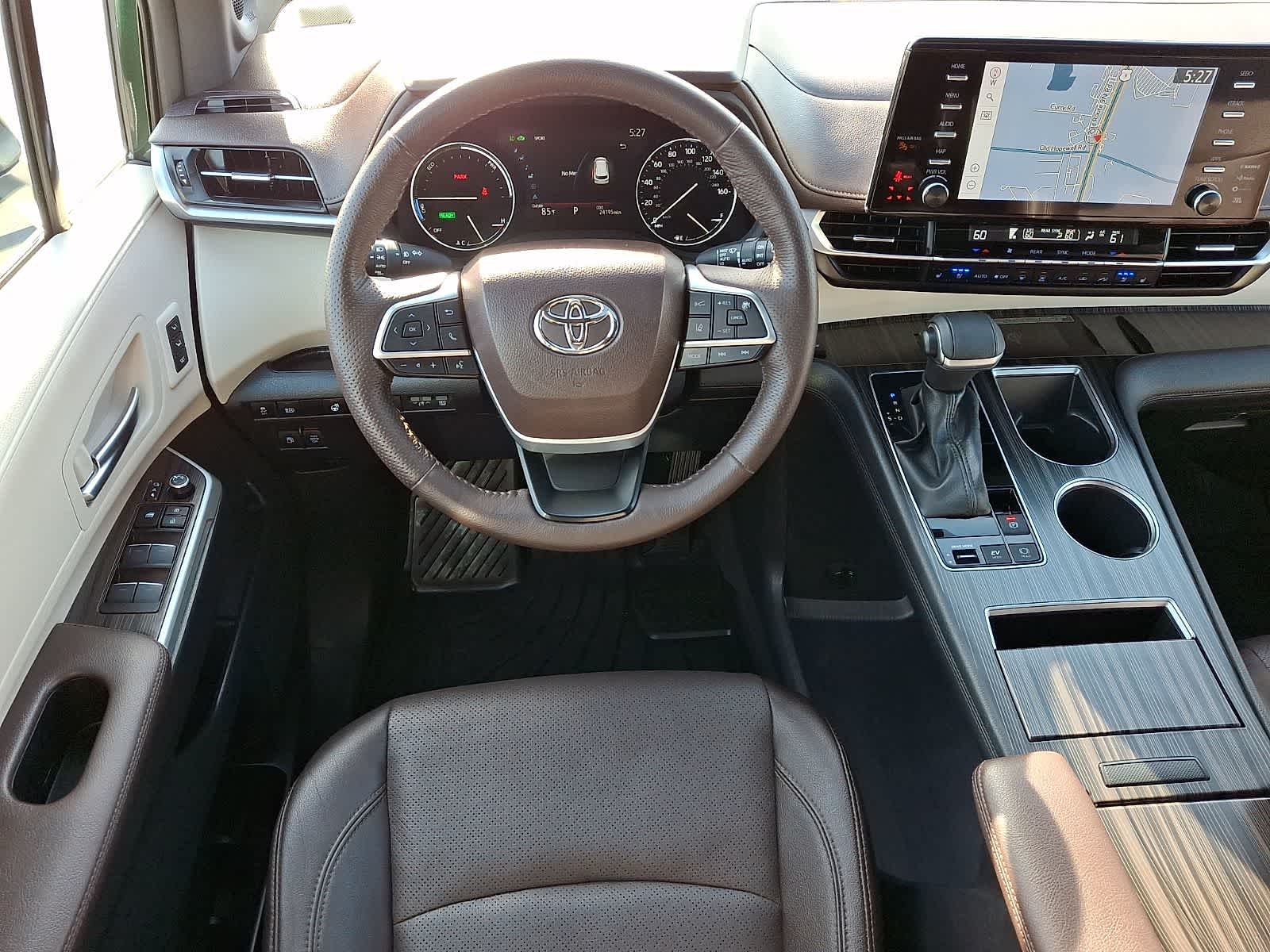 Thumbnail: 2023 Toyota Sienna - 15