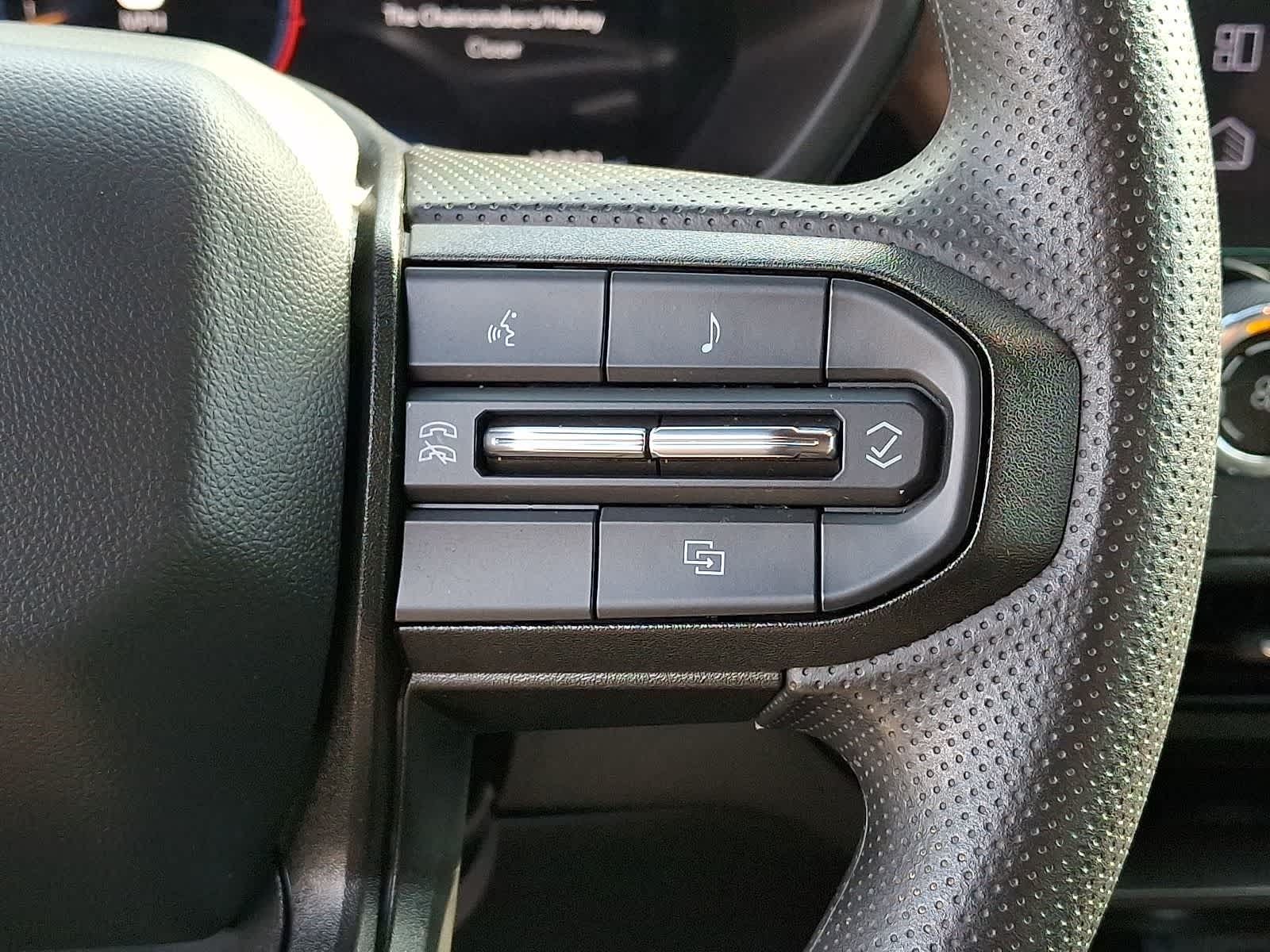 Thumbnail: 2024 Chevrolet Colorado - 22