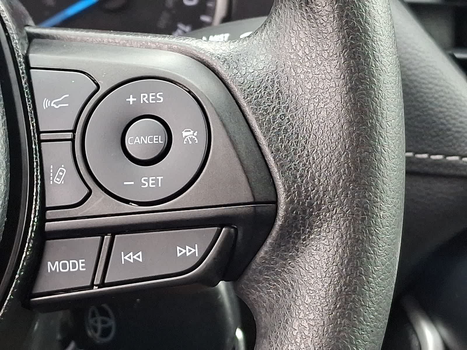 Thumbnail: 2021 Toyota RAV4 - 24