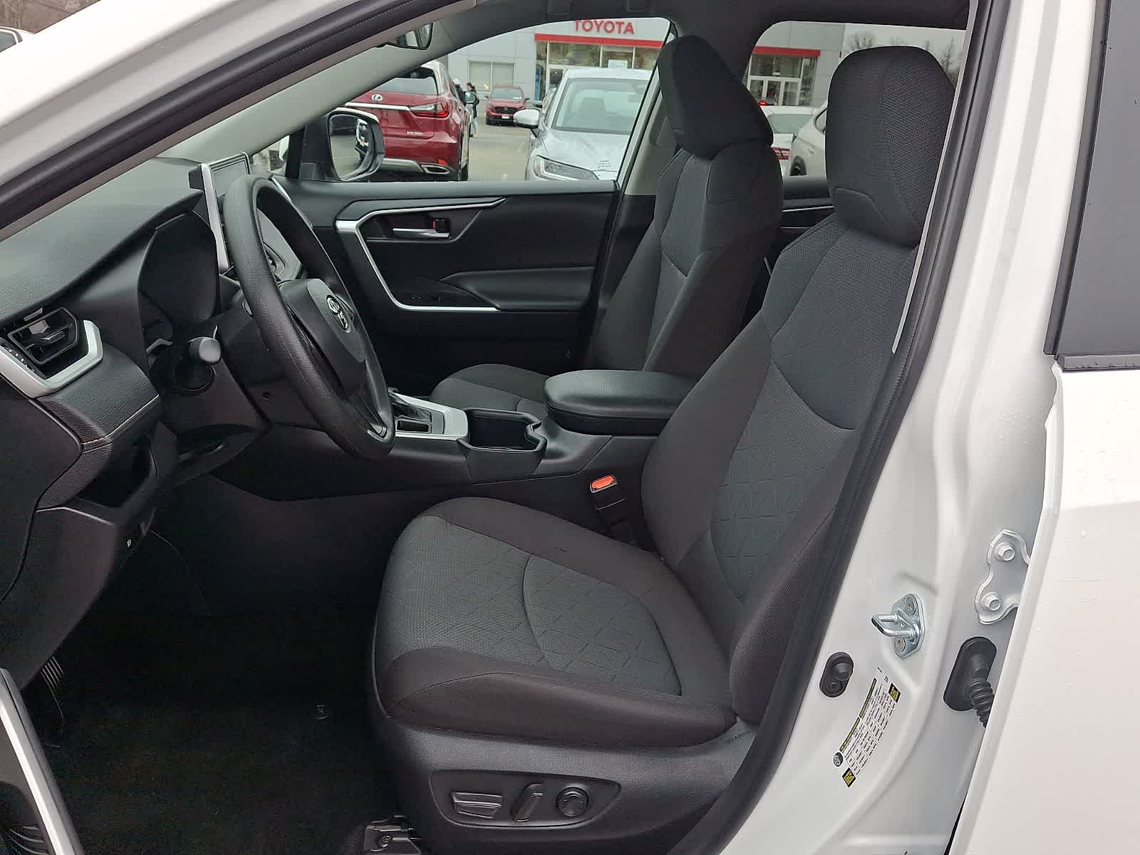 Thumbnail: 2025 Toyota RAV4 - 16