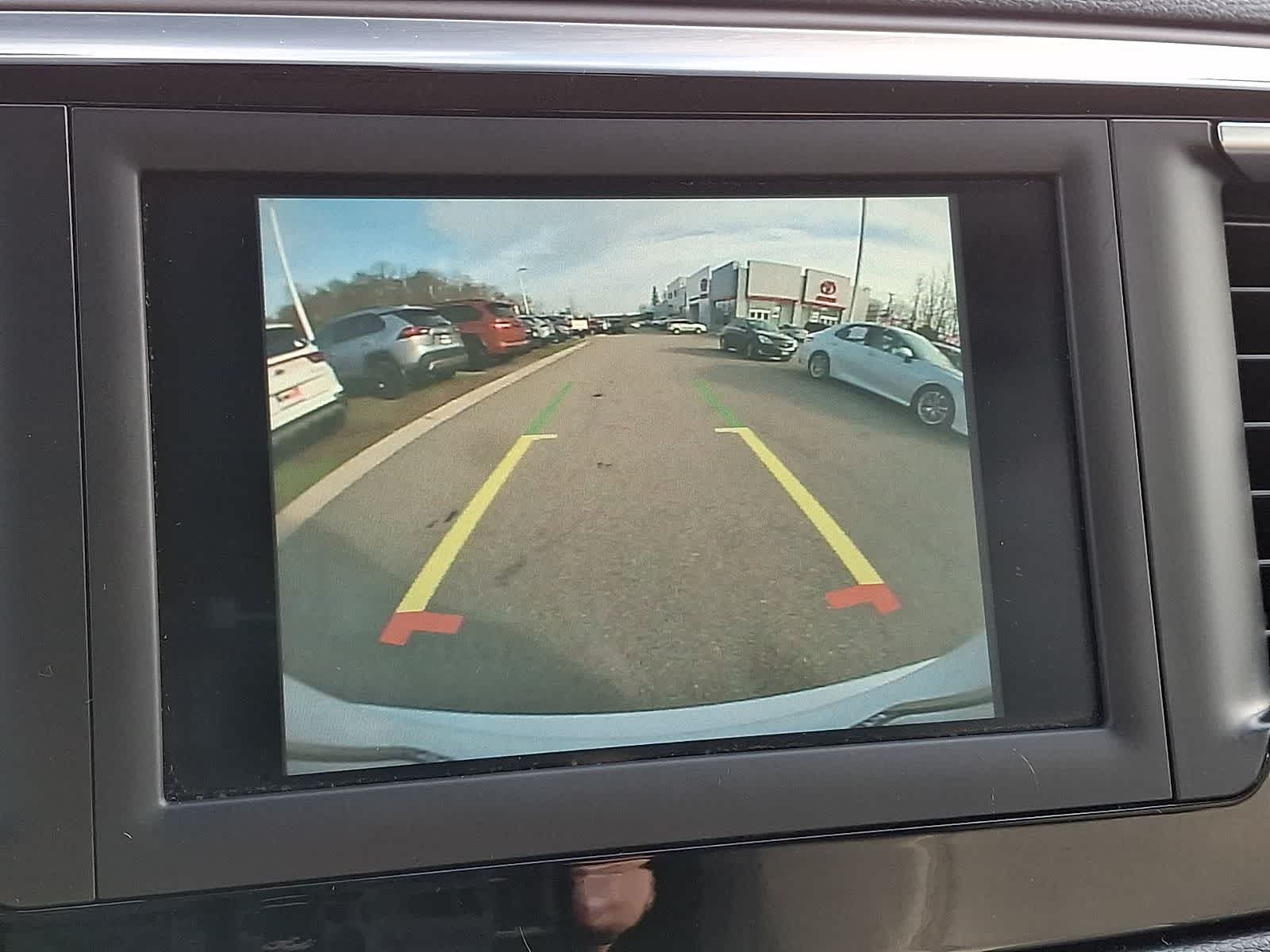 Thumbnail: 2019 Chrysler Pacifica - 19