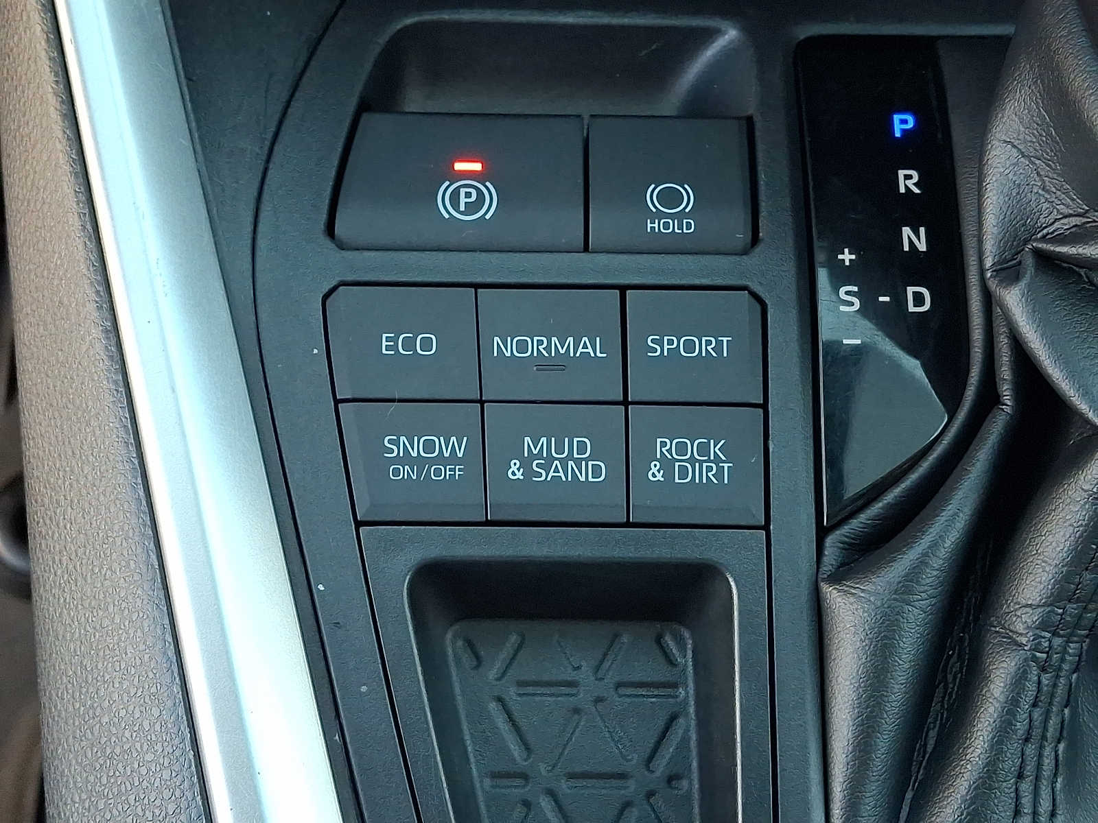 Thumbnail: 2021 Toyota RAV4 - 28