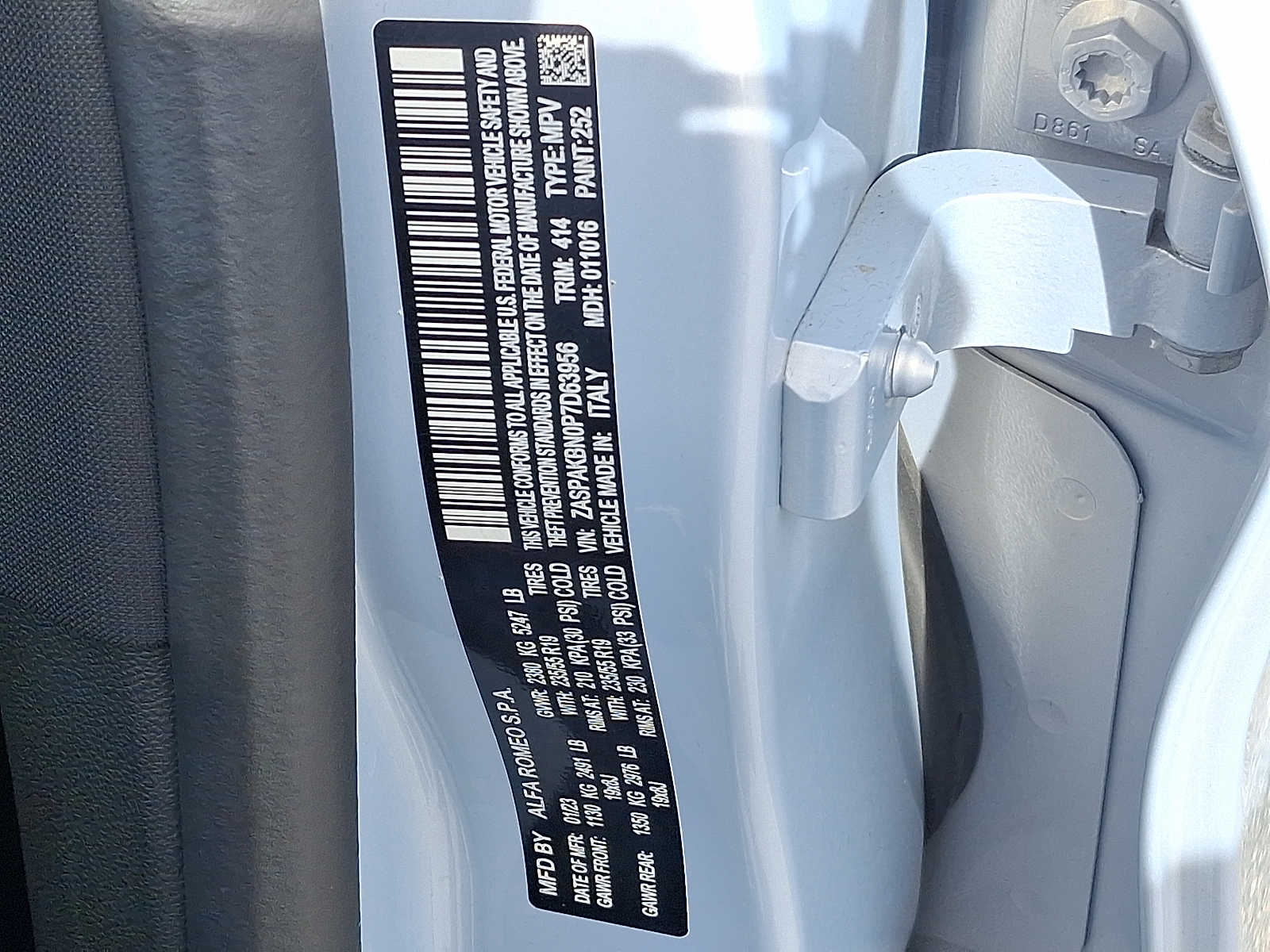 Thumbnail: 2023 Alfa Romeo Stelvio - 22