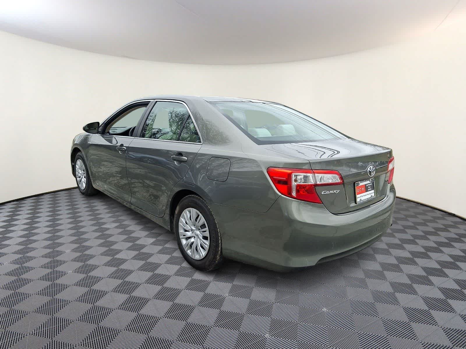 Thumbnail: 2012 Toyota Camry - 8