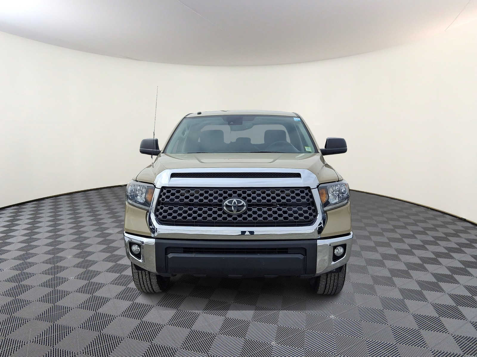 Thumbnail: 2019 Toyota Tundra - 3