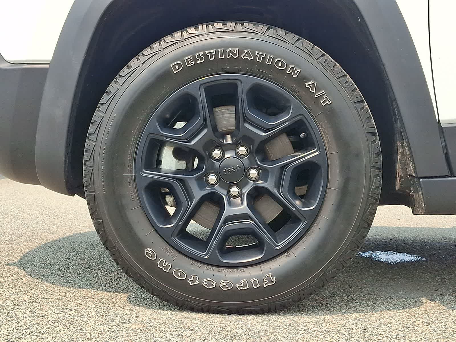 Thumbnail: 2021 Jeep Cherokee - 9