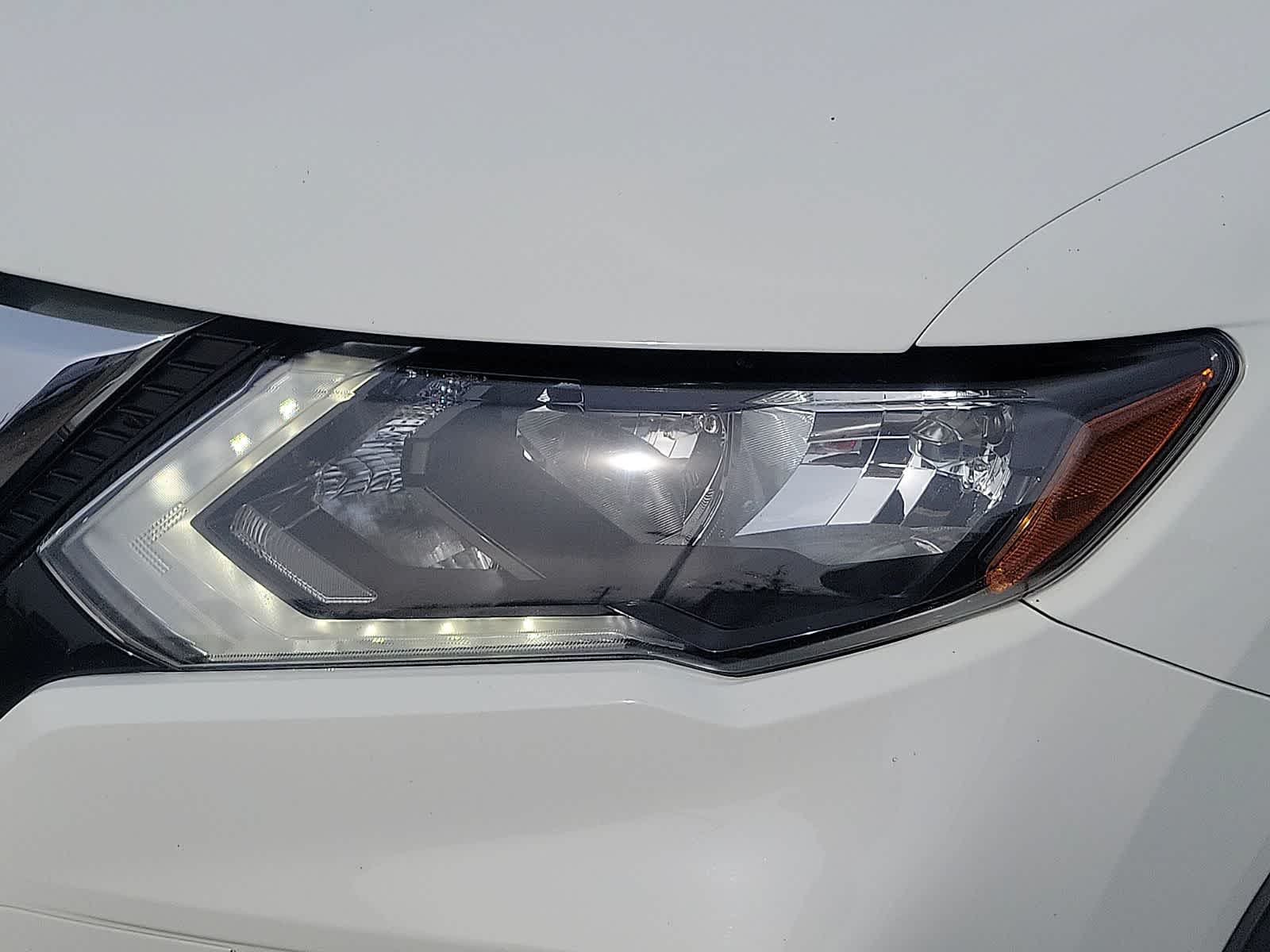 Thumbnail: 2017 Nissan Rogue - 10