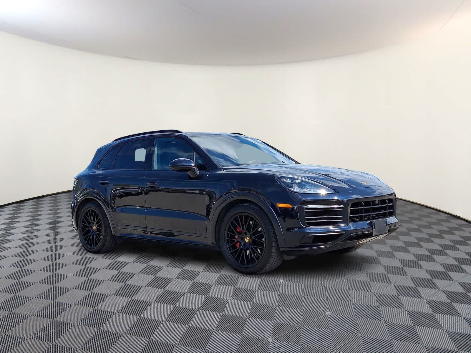 Thumbnail: 2021 Porsche Cayenne - 4