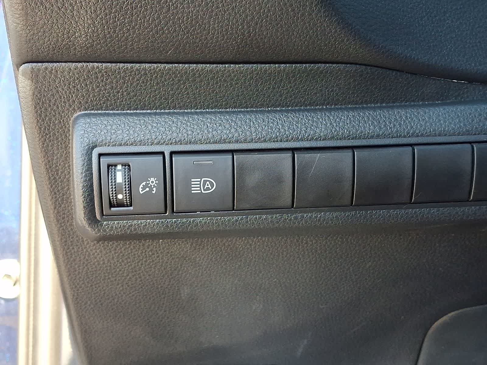 Thumbnail: 2023 Toyota Corolla - 30