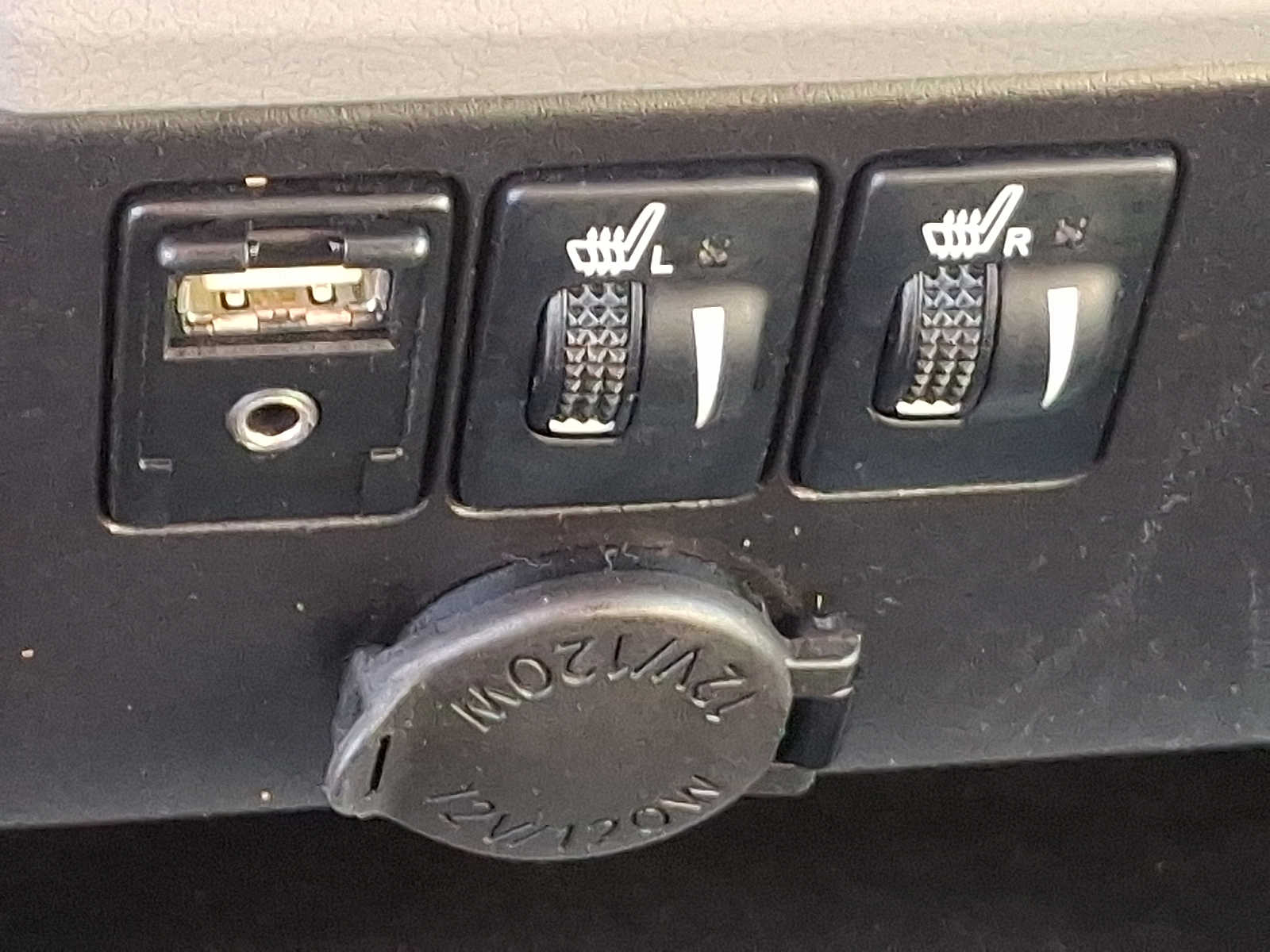 Thumbnail: 2015 Toyota Sienna - 29