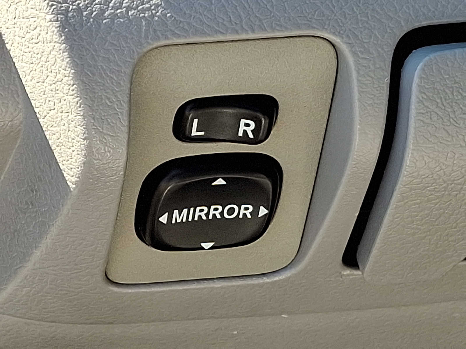 Thumbnail: 2010 Toyota Camry - 26