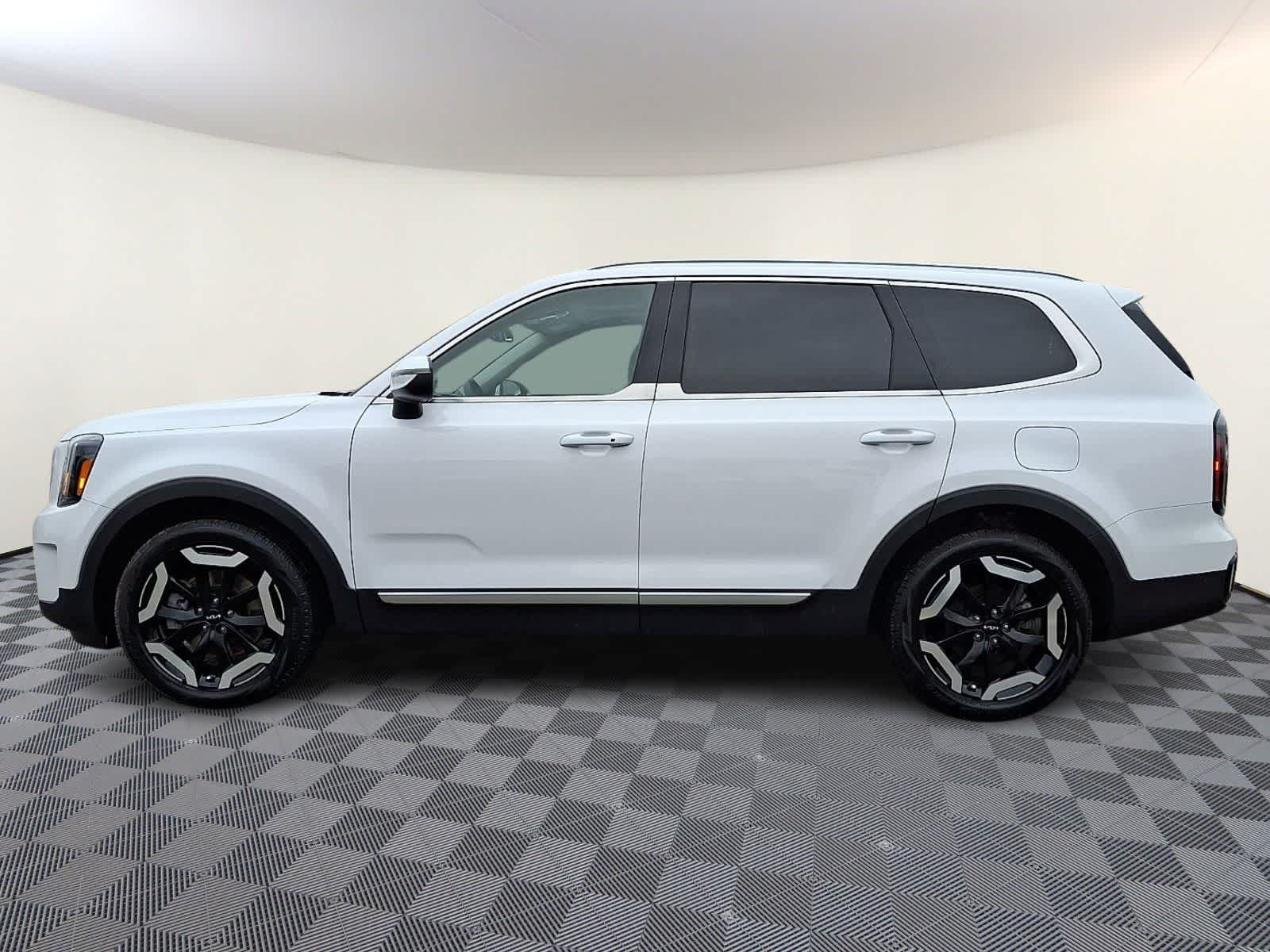 Thumbnail: 2024 Kia Telluride - 8