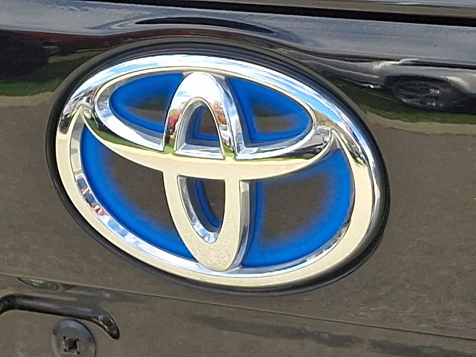 Thumbnail: 2021 Toyota RAV4 - 31