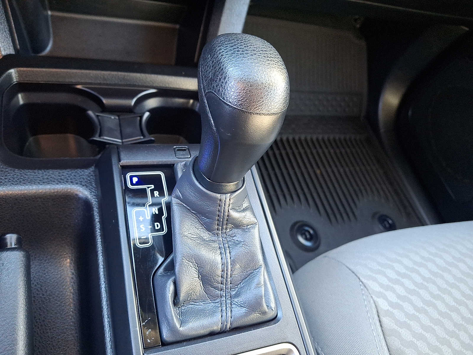 Thumbnail: 2023 Toyota Tacoma - 17