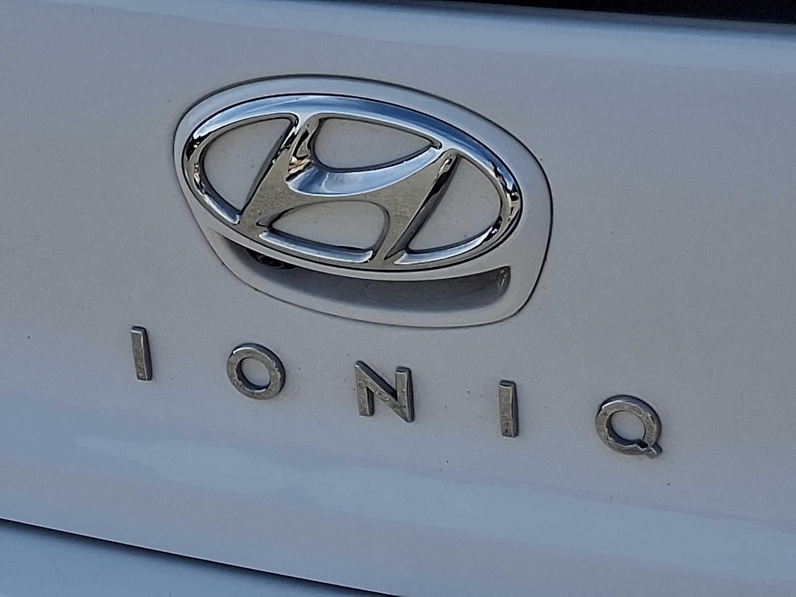 Thumbnail: 2019 Hyundai Ioniq - 28