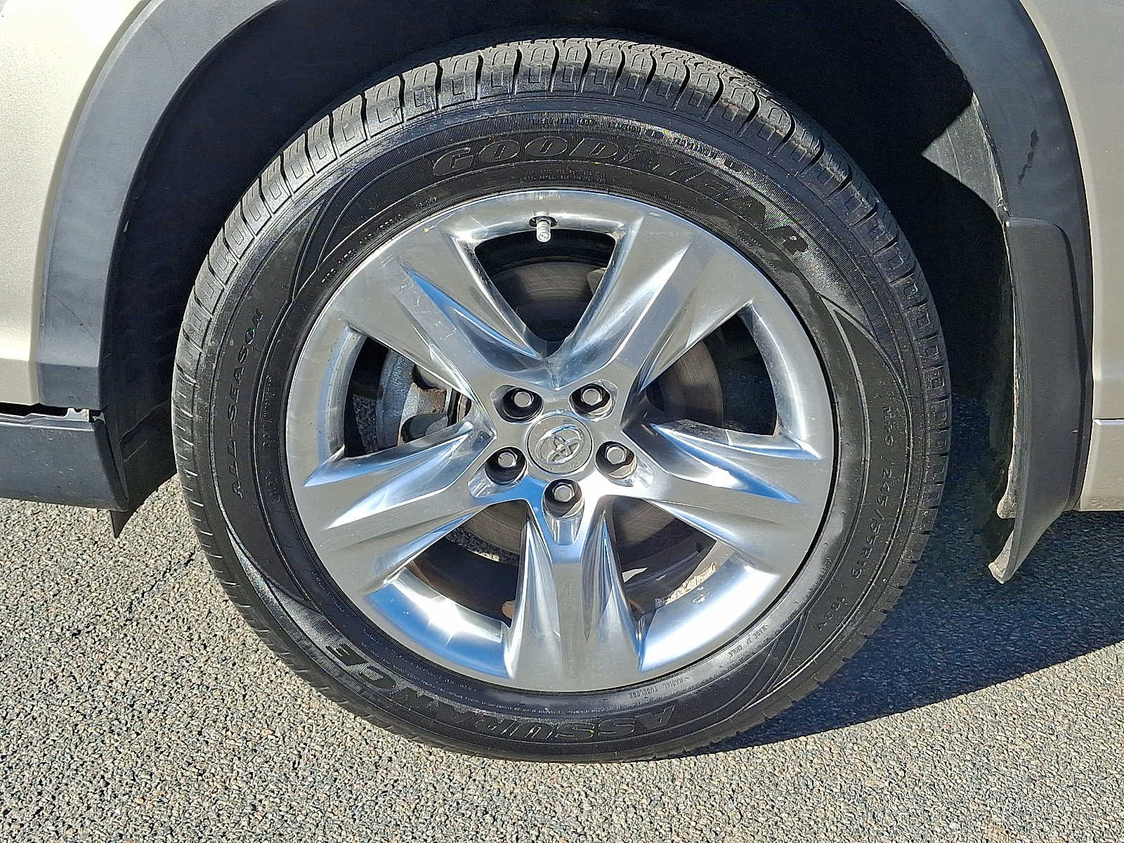 Thumbnail: 2015 Toyota Highlander - 10