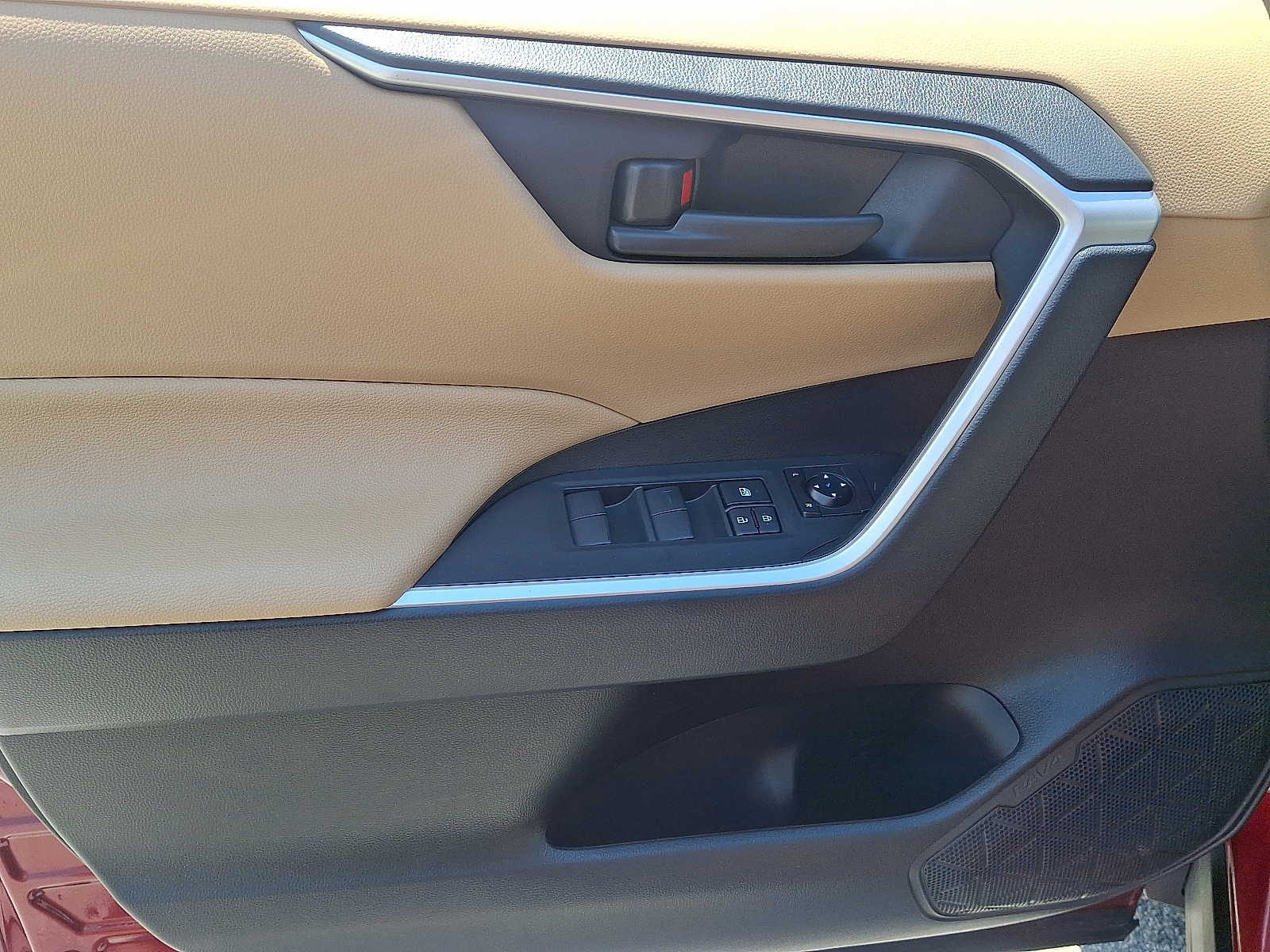 Thumbnail: 2022 Toyota RAV4 - 13