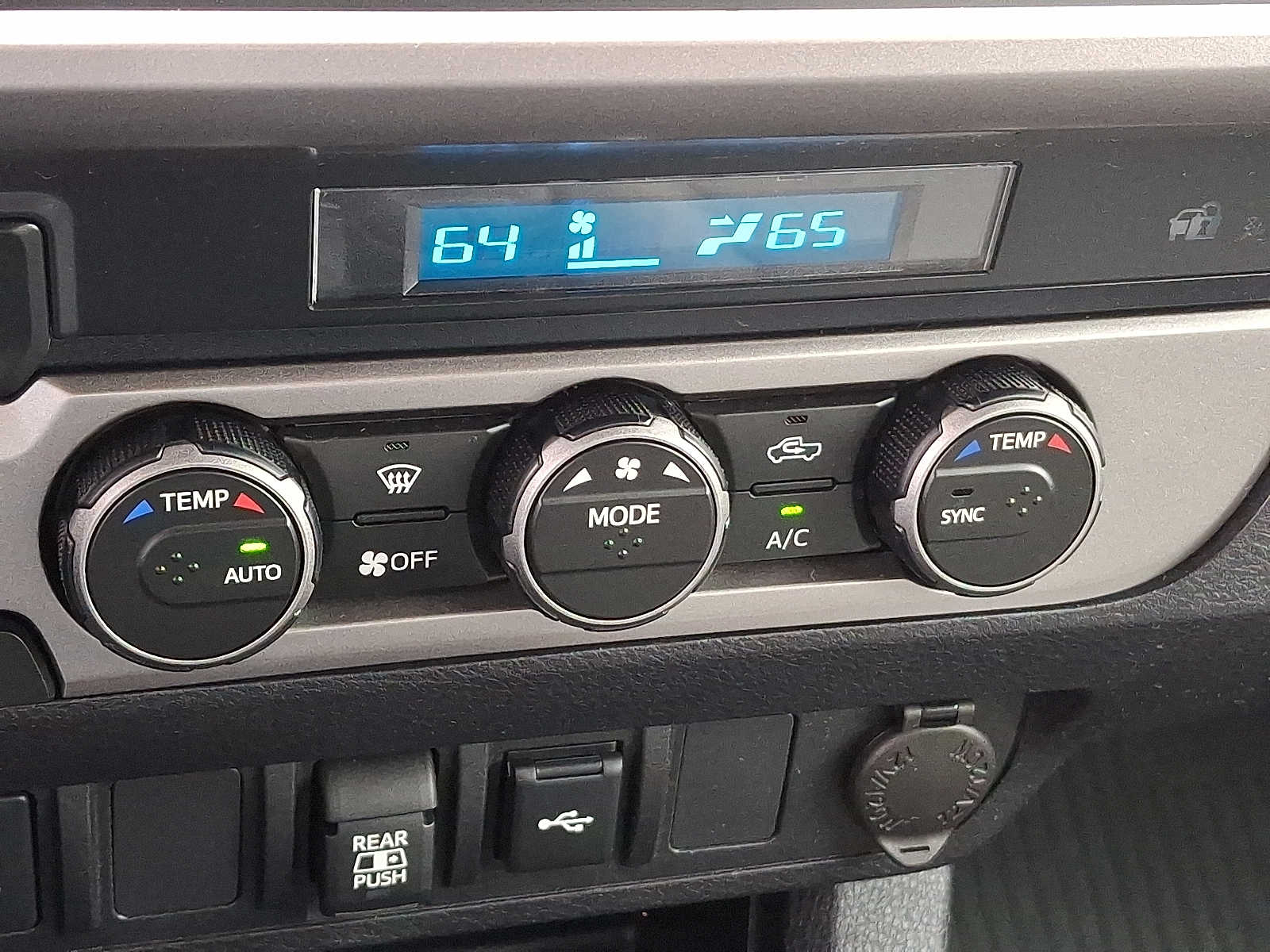 Thumbnail: 2023 Toyota Tacoma - 18