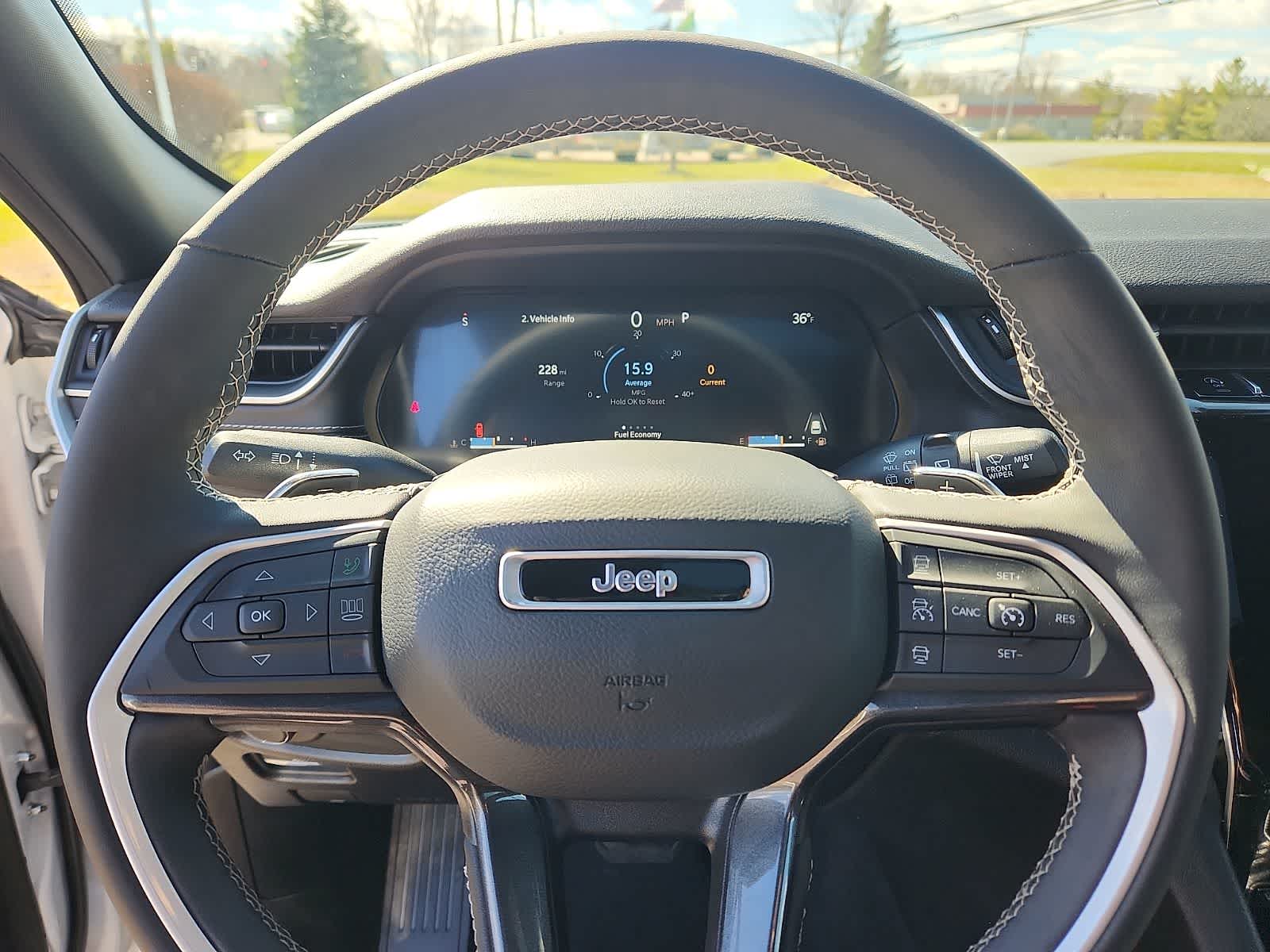 Thumbnail: 2023 Jeep Grand Cherokee - 16