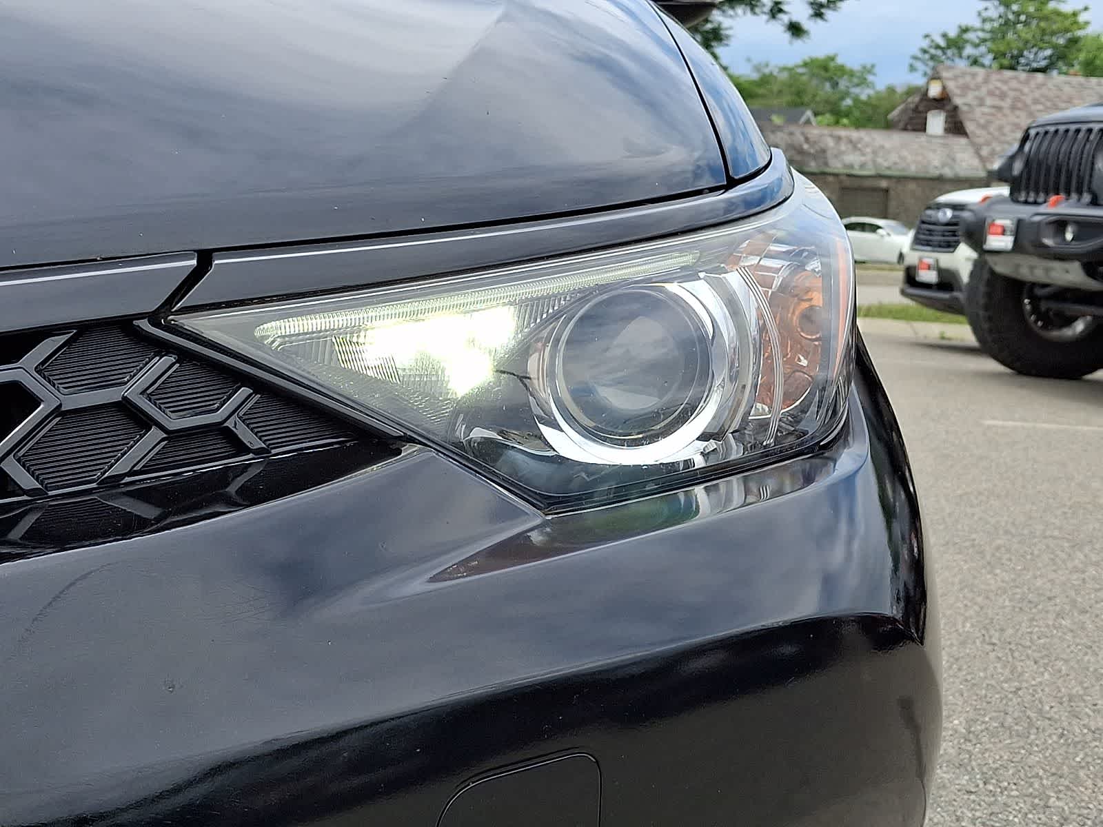 Thumbnail: 2017 Toyota Corolla iM - 12