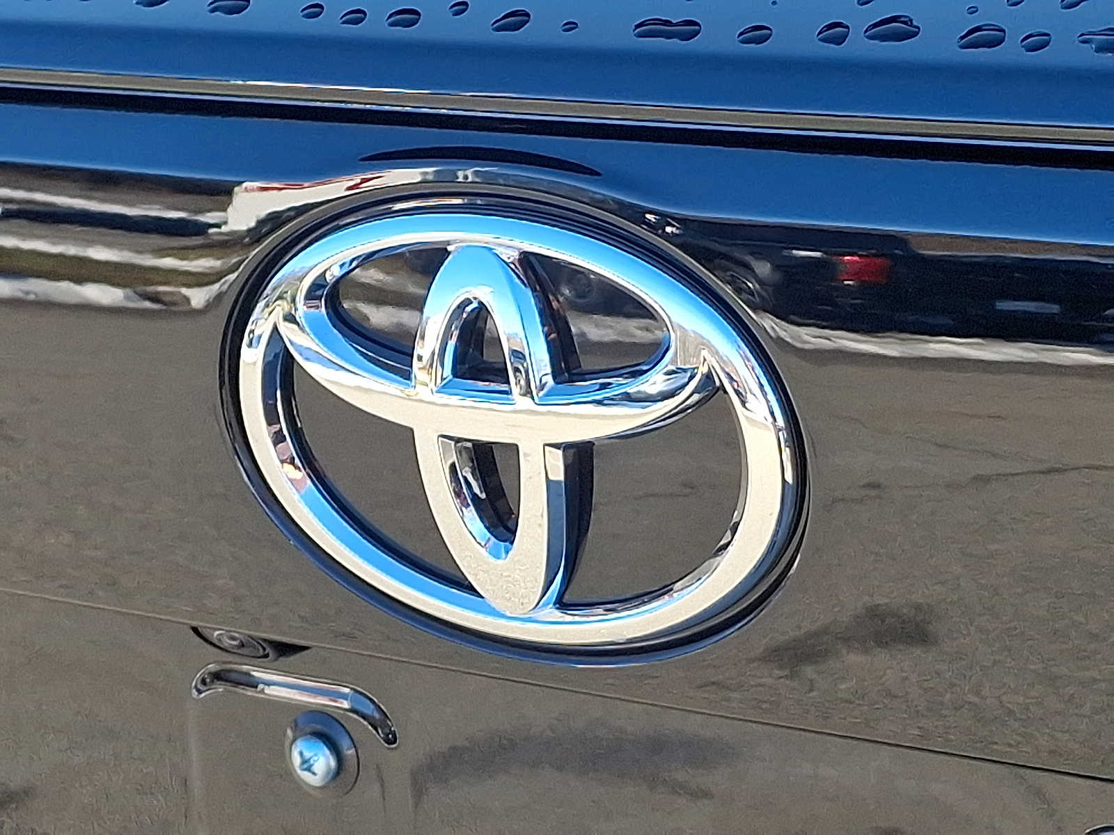 Thumbnail: 2025 Toyota RAV4 - 29