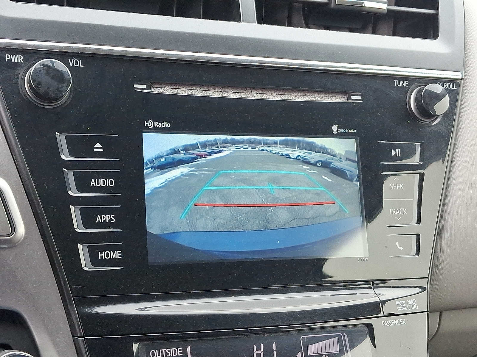 Thumbnail: 2015 Toyota Prius v - 19