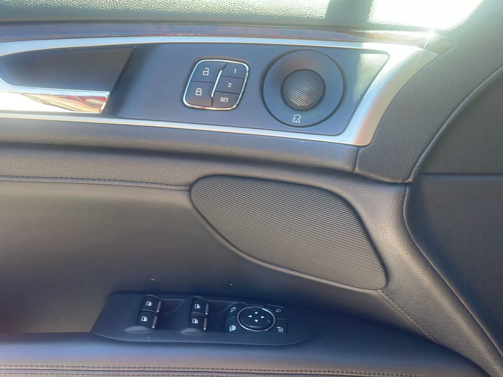 Thumbnail: 2019 Lincoln MKZ - 19