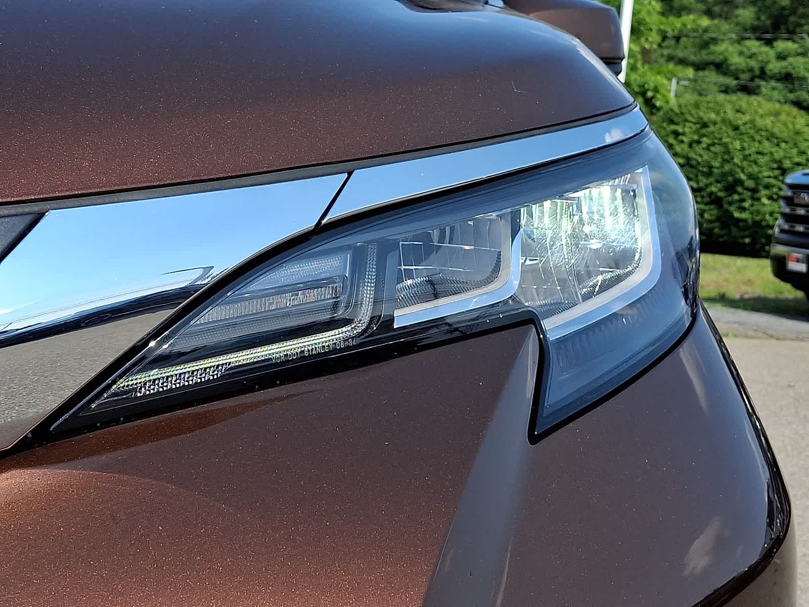 Thumbnail: 2021 Toyota Sienna - 12